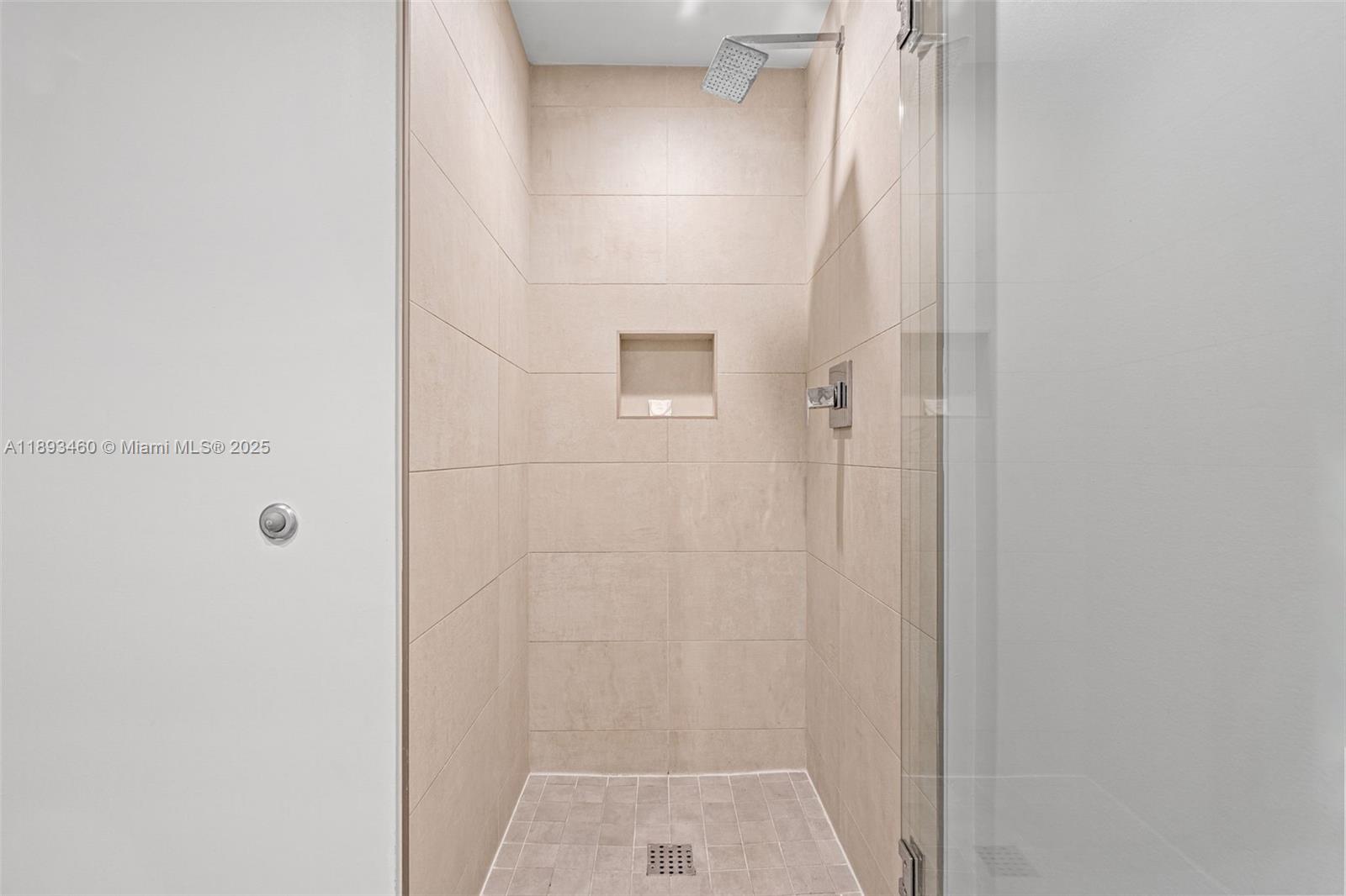 COSTA HOLLYWOOD CONDO - Residential