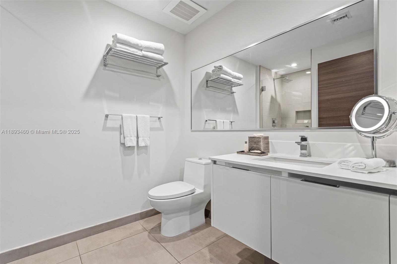 COSTA HOLLYWOOD CONDO - Residential