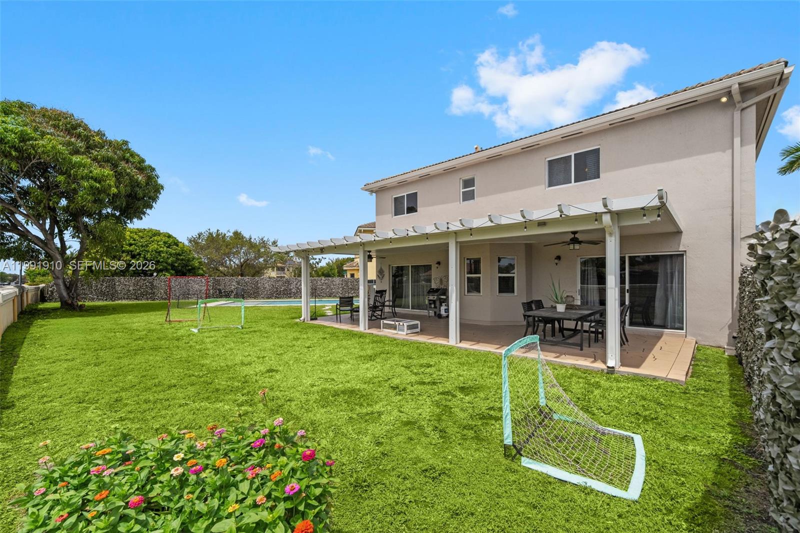 PELICAN BAY AT OLD CUTLER - Residential