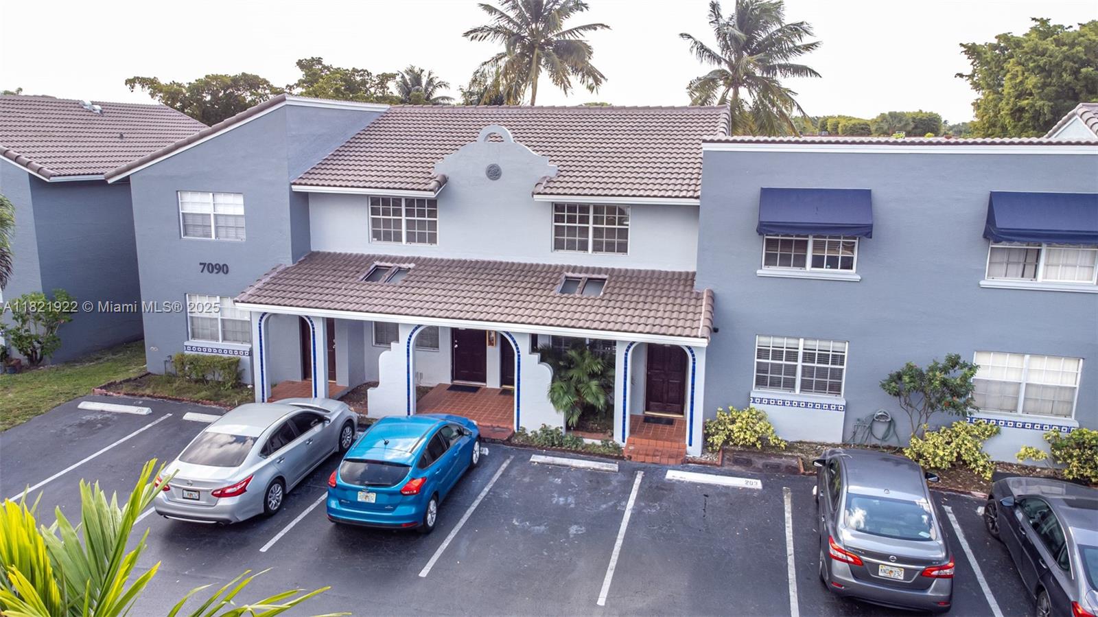 Rental Property at 7090 Nw 173rd Dr 203, Hialeah, Miami-Dade County, Florida - Bedrooms: 2 
Bathrooms: 2  - $2,500 MO.