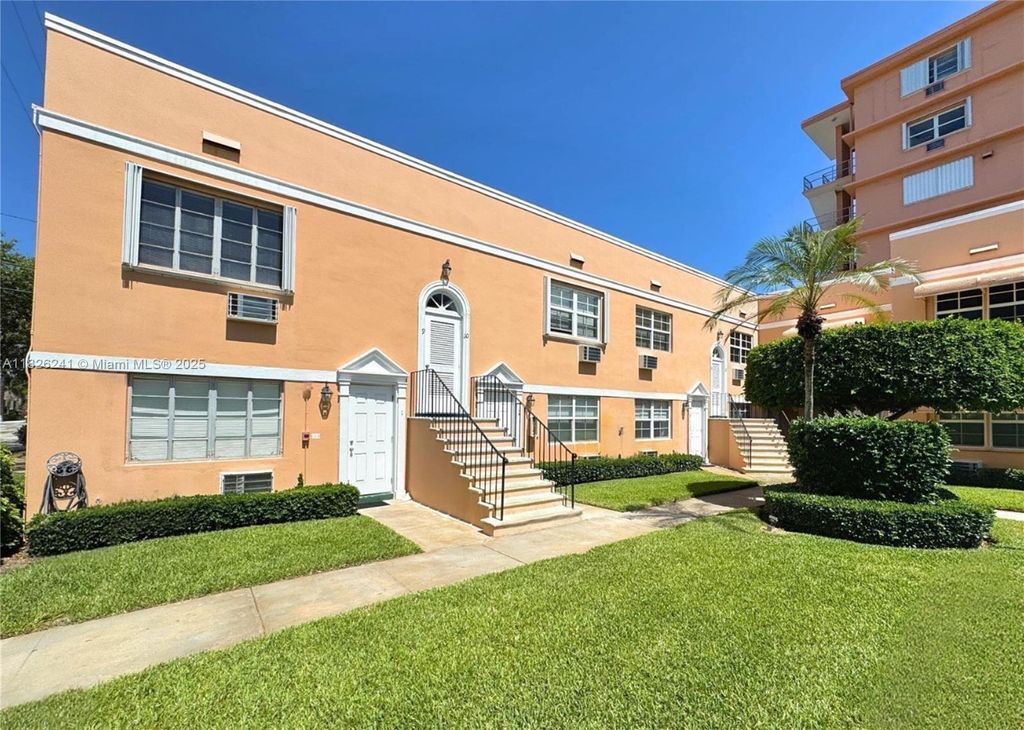 Photo of 31 S Golfview Rd #3, Lake Worth, FL 33460 (MLS # A11826241)