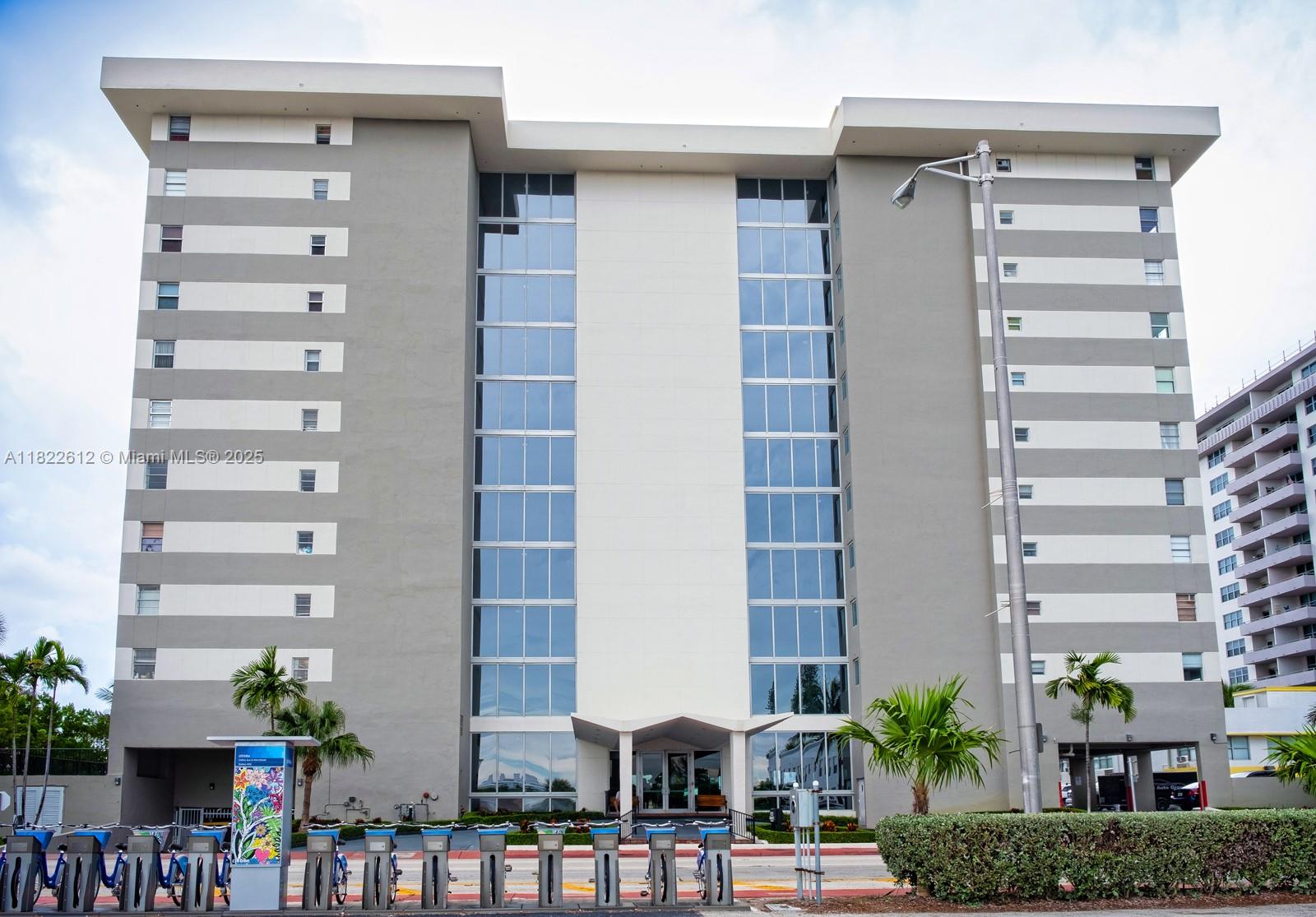 9273 Collins Ave 506
