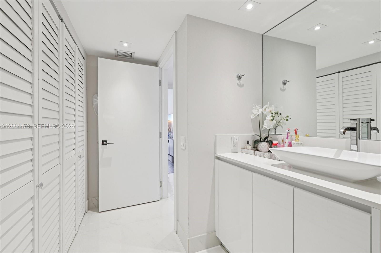 HARBORSIDE AT THE WATERWA - Residential