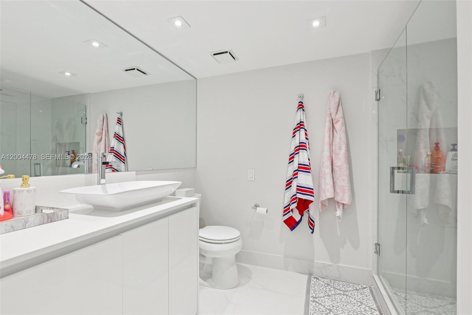 HARBORSIDE AT THE WATERWA - Residential