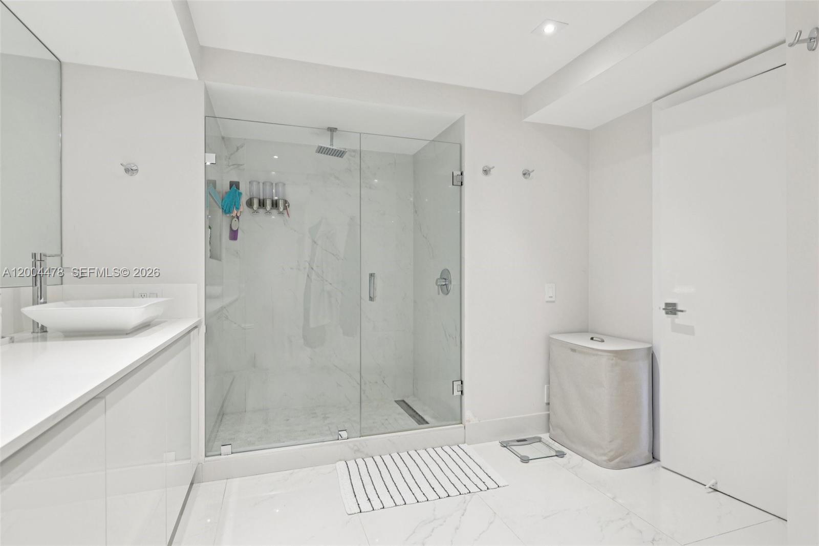 HARBORSIDE AT THE WATERWA - Residential