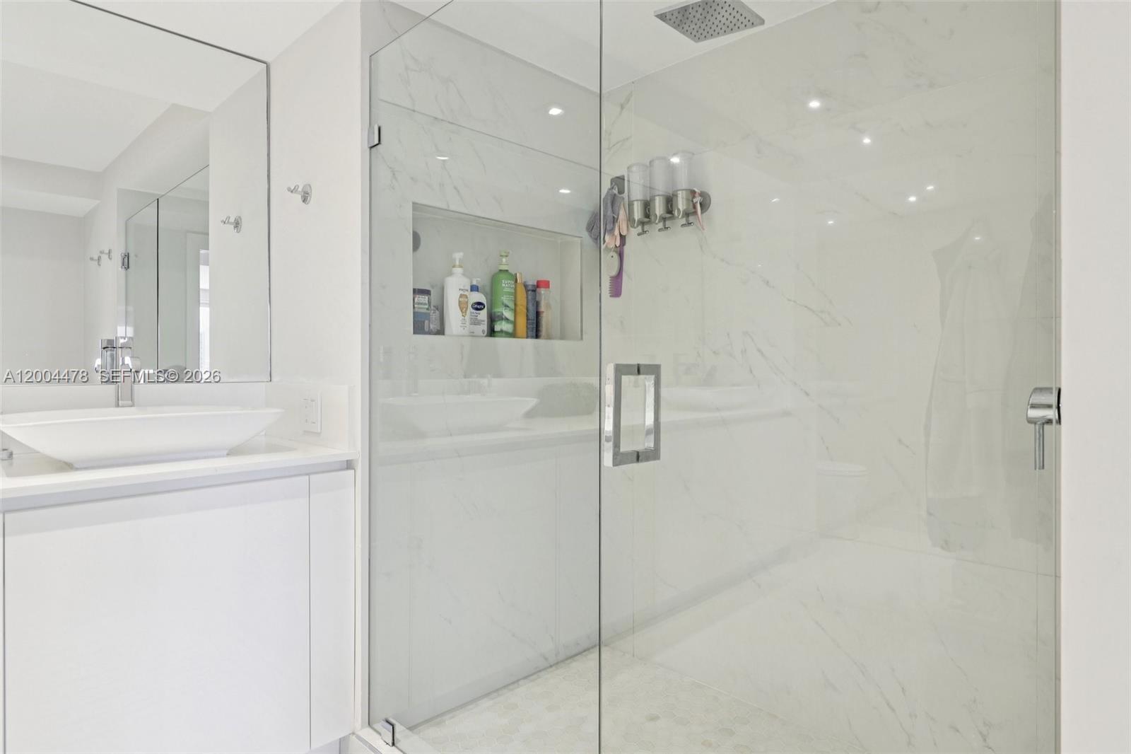 HARBORSIDE AT THE WATERWA - Residential