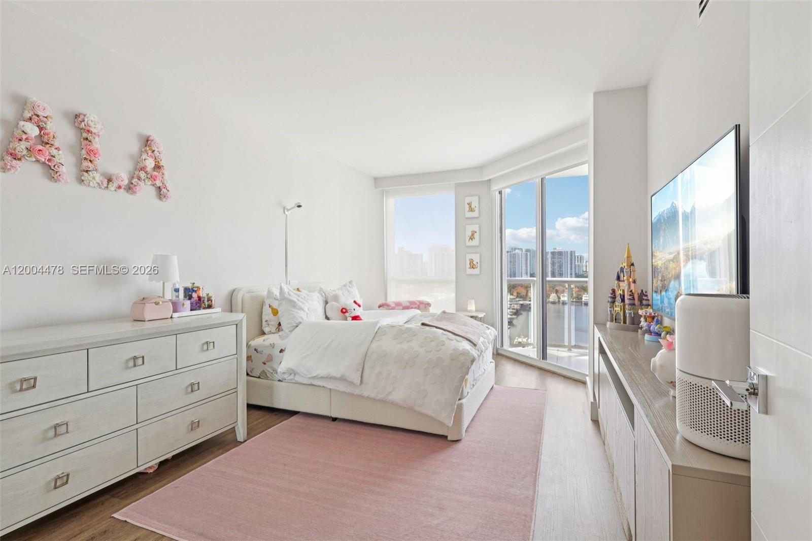 HARBORSIDE AT THE WATERWA - Residential