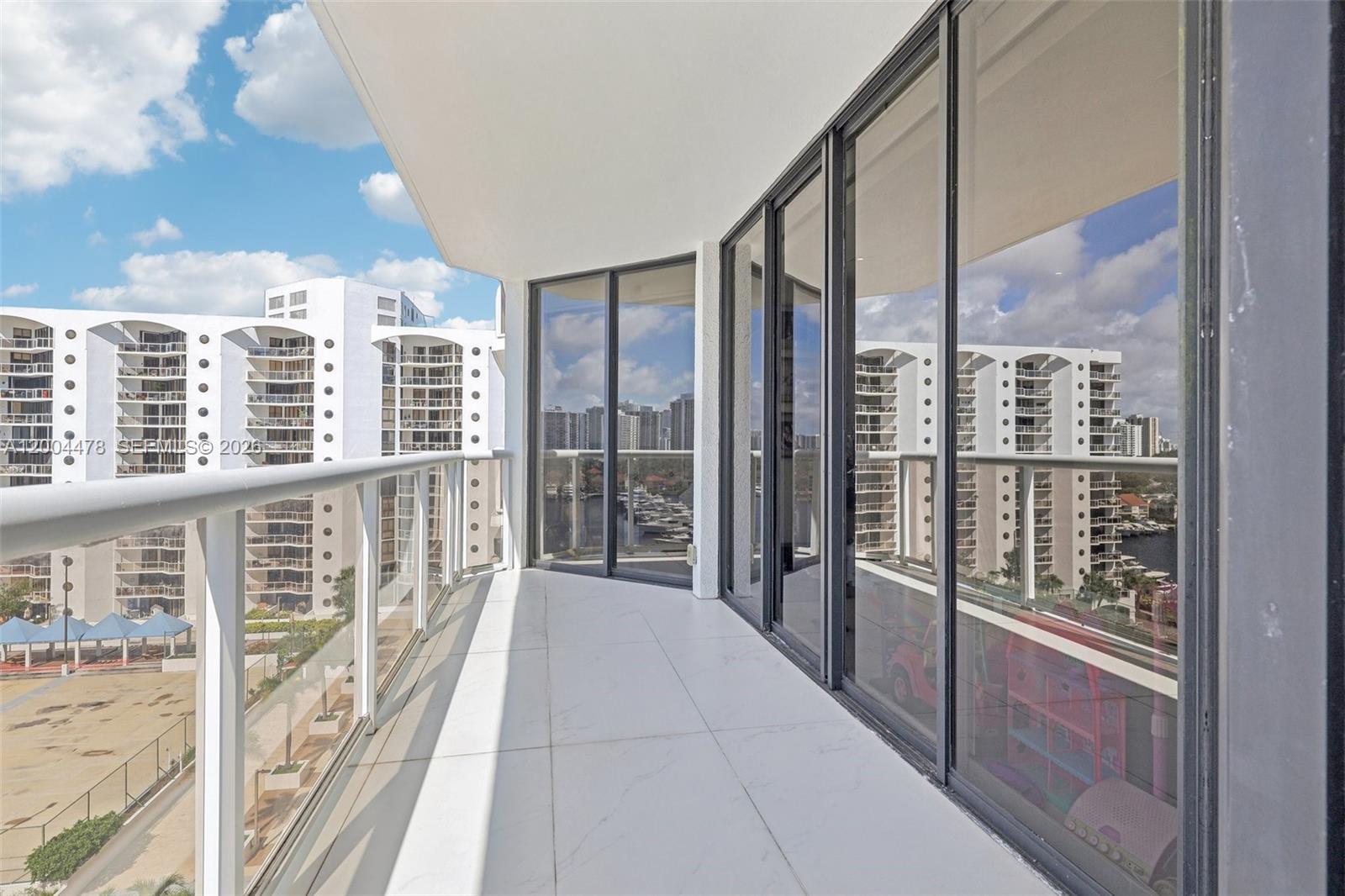 HARBORSIDE AT THE WATERWA - Residential