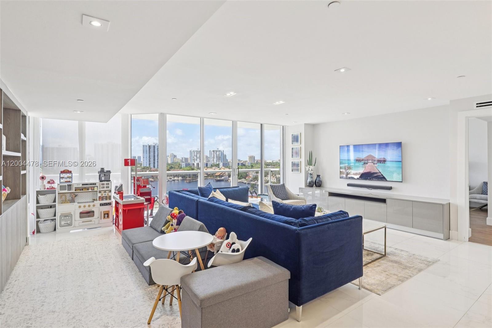 HARBORSIDE AT THE WATERWA - Residential