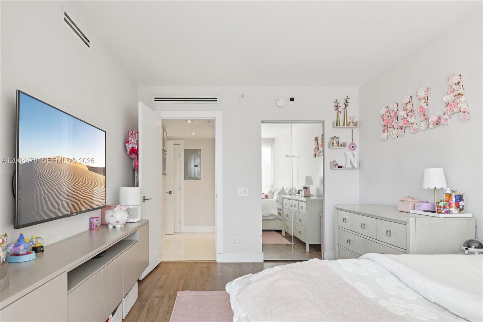 HARBORSIDE AT THE WATERWA - Residential