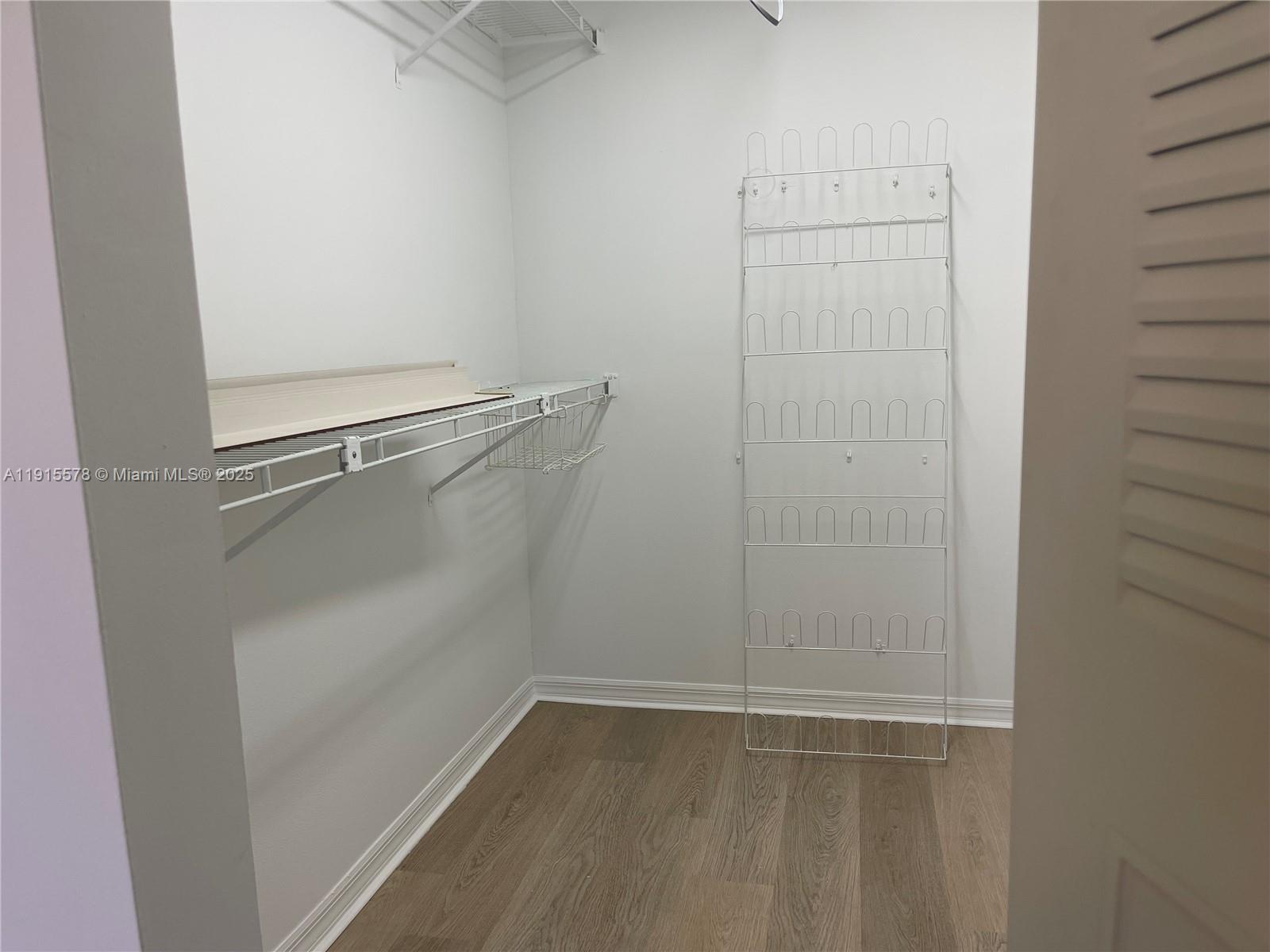 SUNRISE LAKES 187 CONDO - Residential