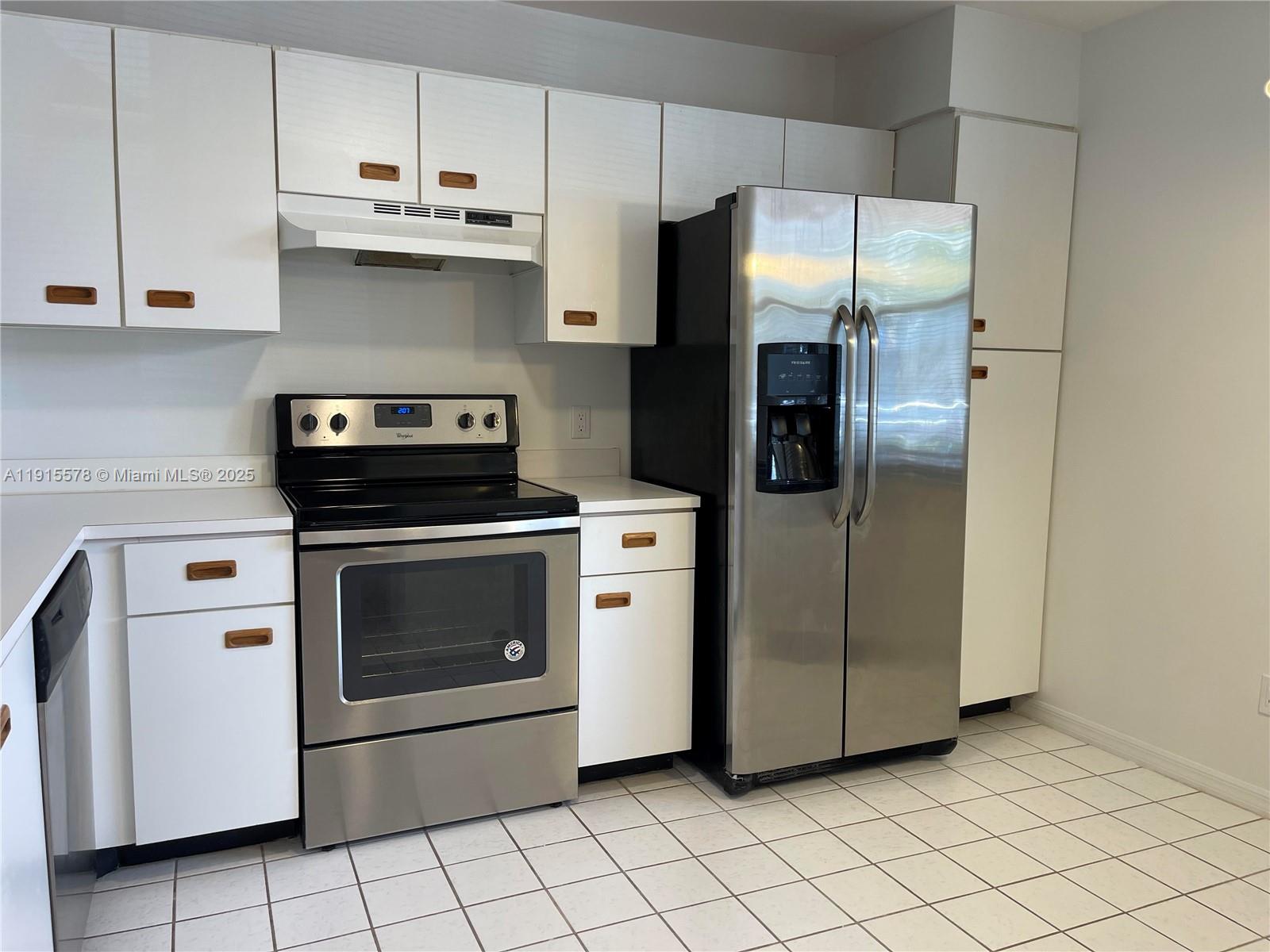 SUNRISE LAKES 187 CONDO - Residential