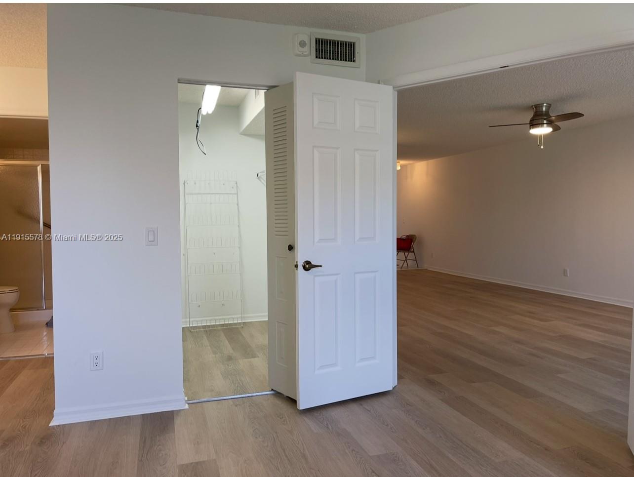 SUNRISE LAKES 187 CONDO - Residential