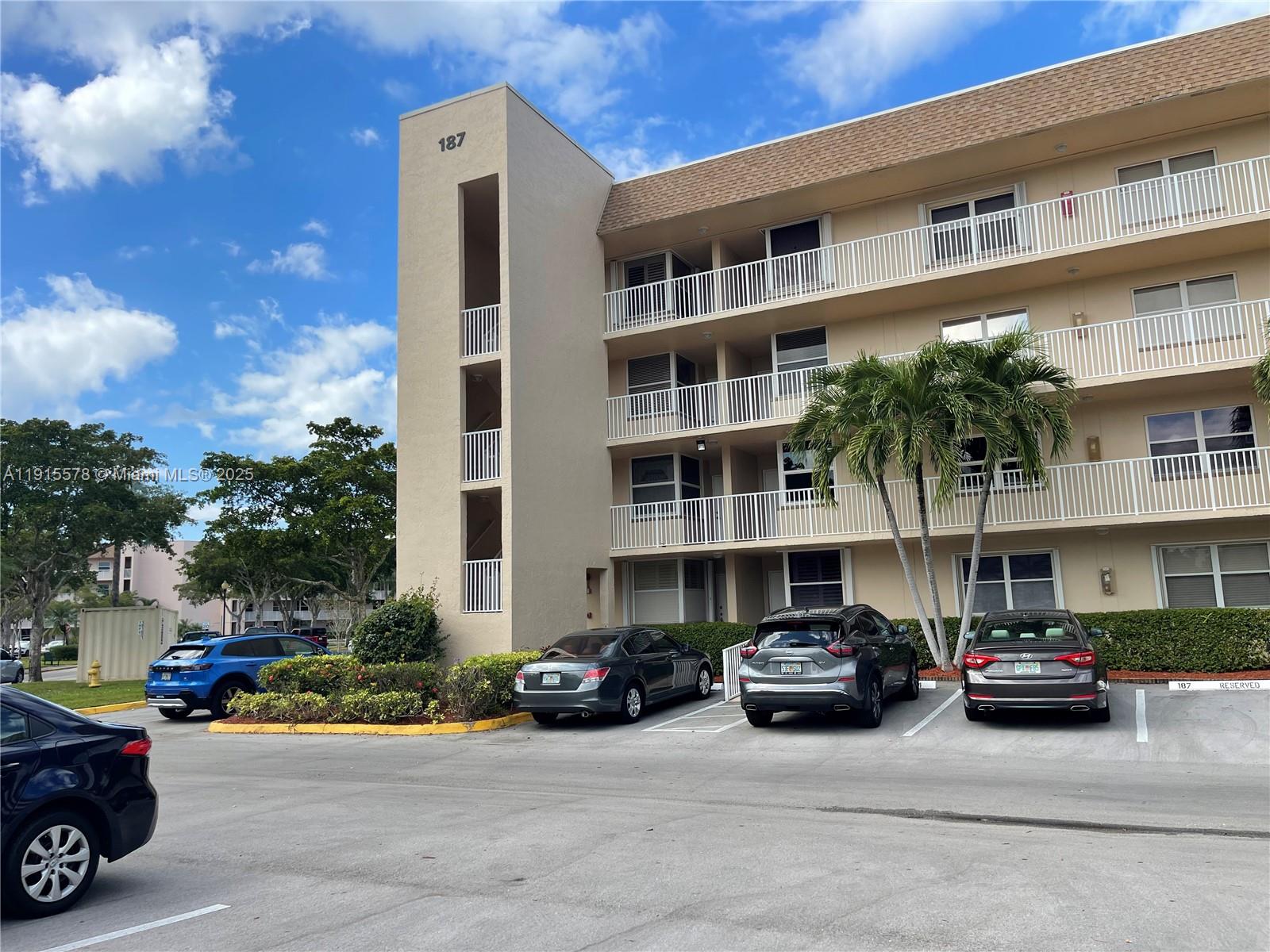 SUNRISE LAKES 187 CONDO - Residential