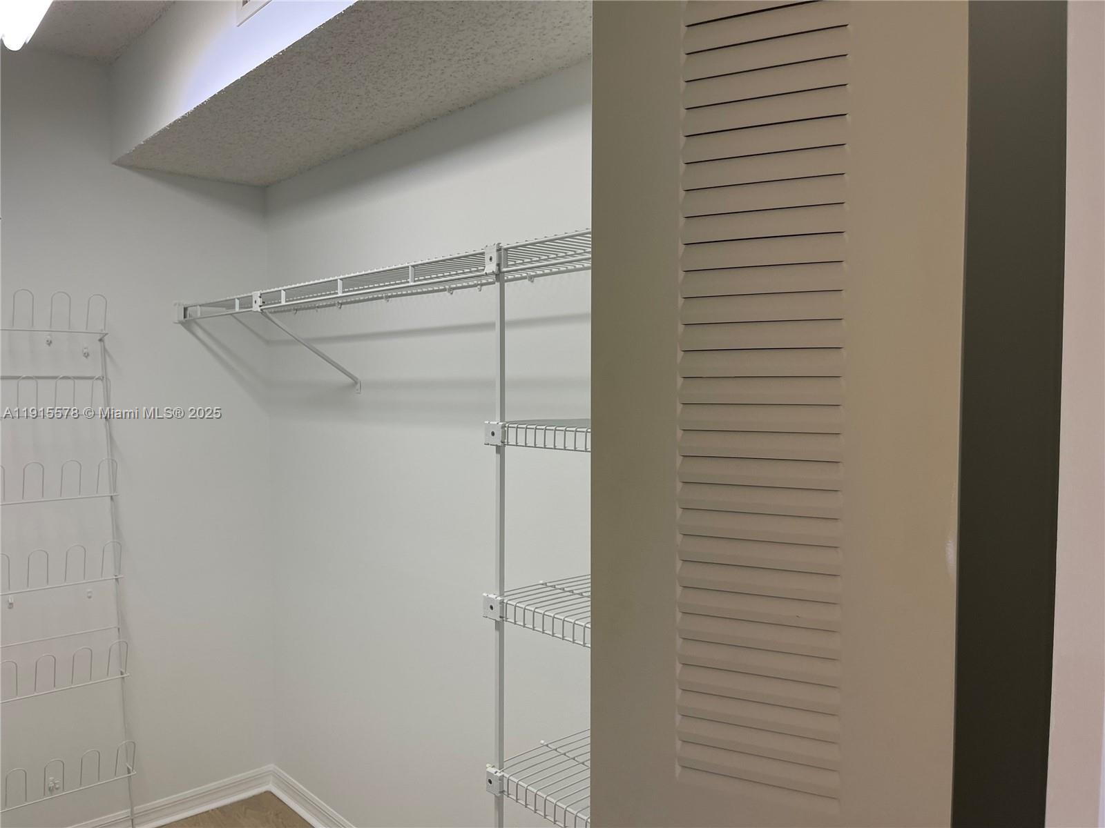 SUNRISE LAKES 187 CONDO - Residential