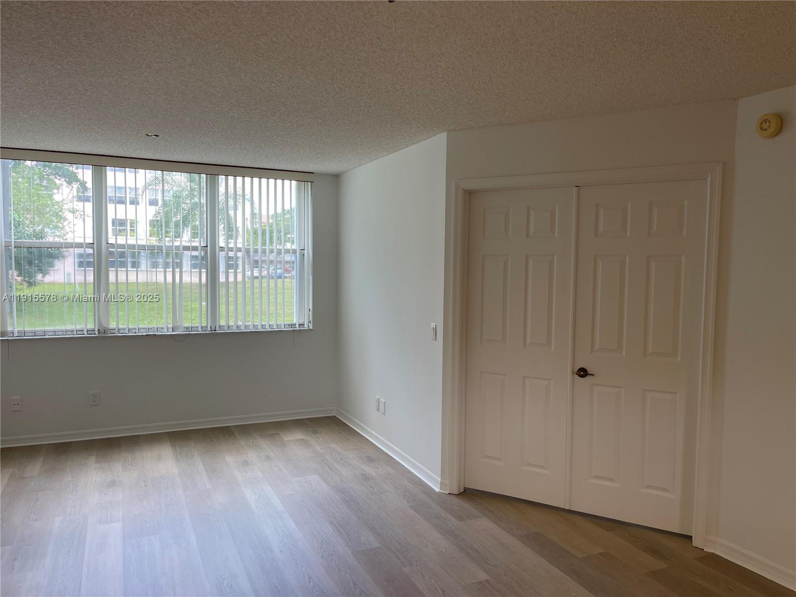 SUNRISE LAKES 187 CONDO - Residential