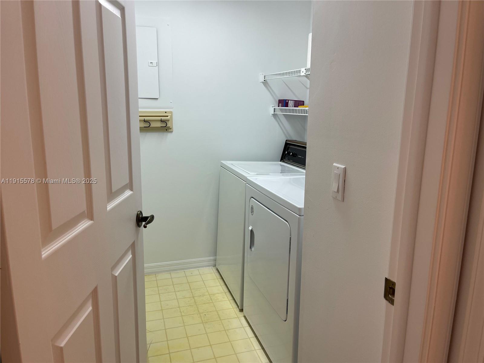 SUNRISE LAKES 187 CONDO - Residential