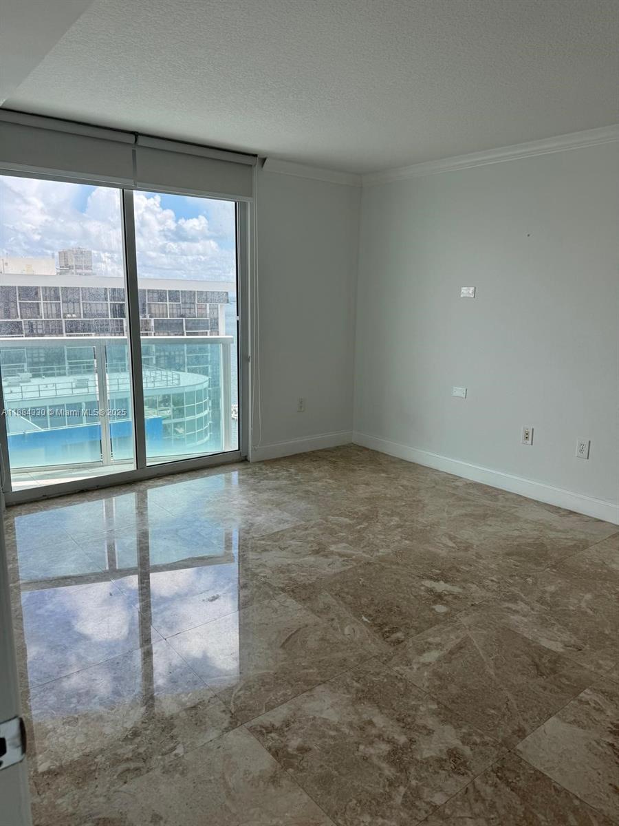 2101 Brickell Ave 2005