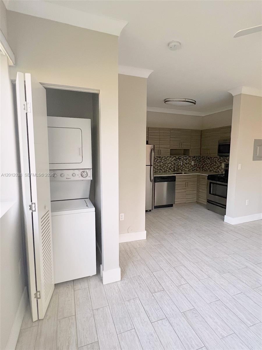 115 Menores Ave 3