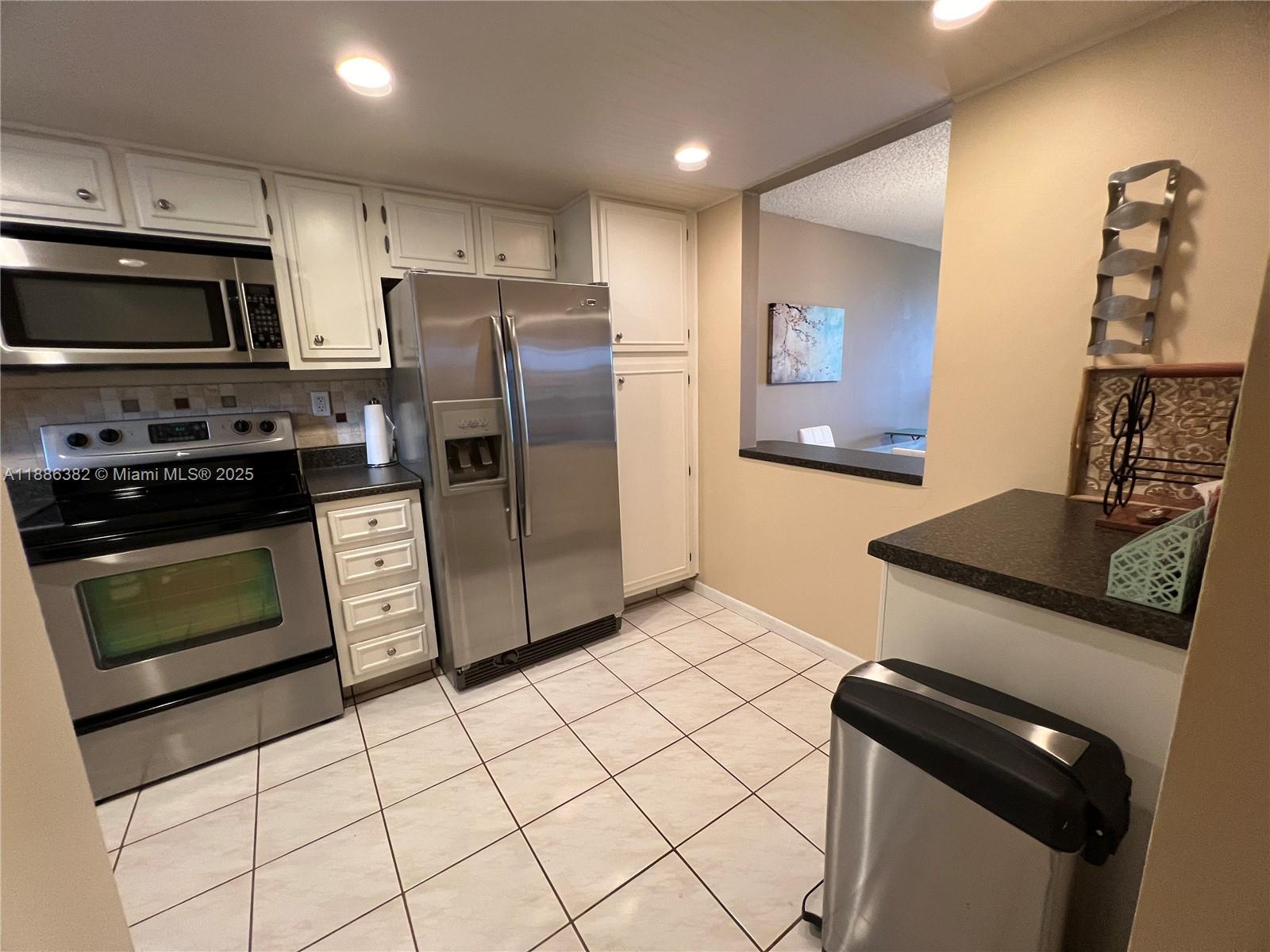 ROLLING HILLS GOLF AND TE - Residential Lease