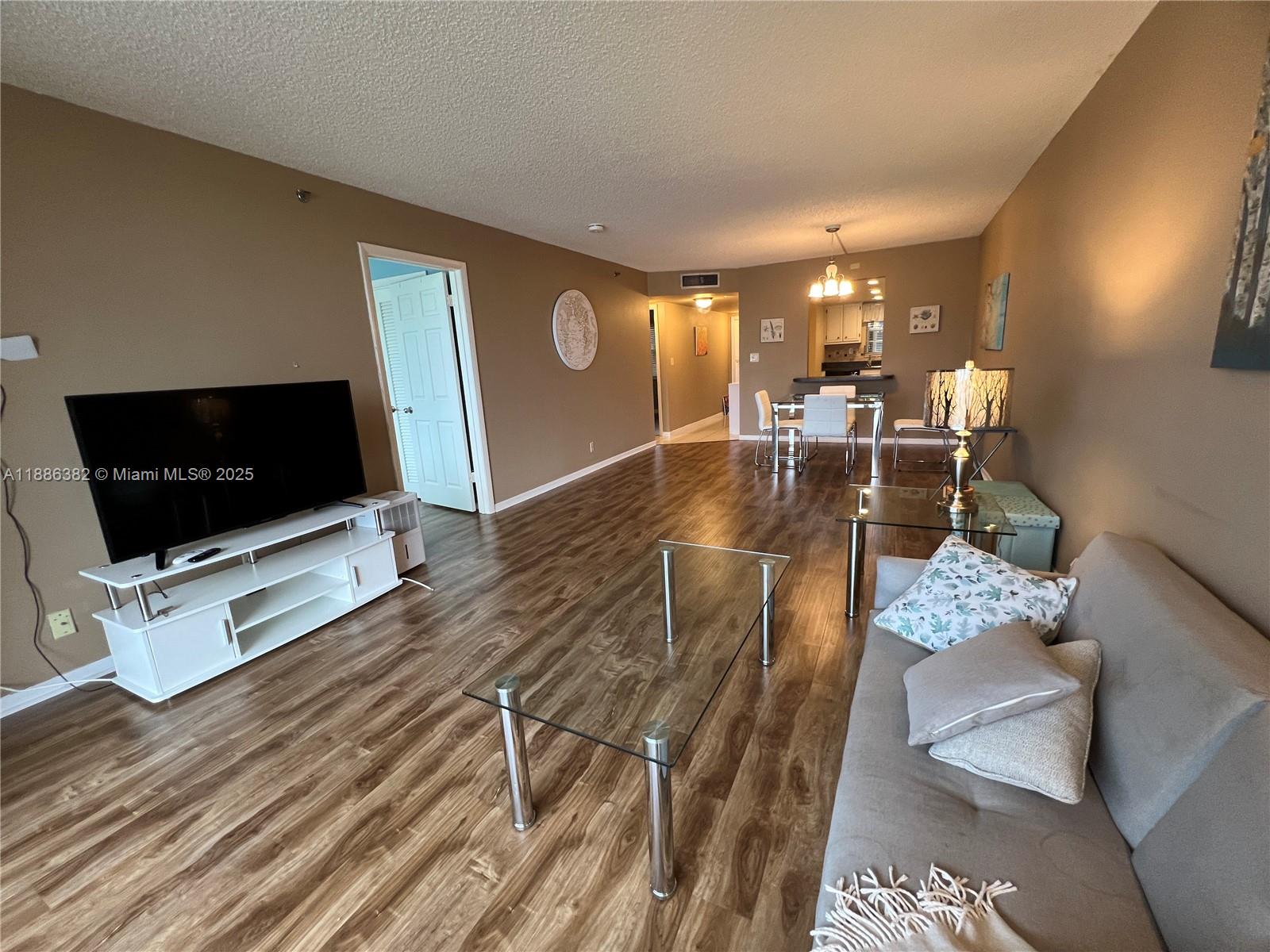 ROLLING HILLS GOLF AND TE - Residential Lease