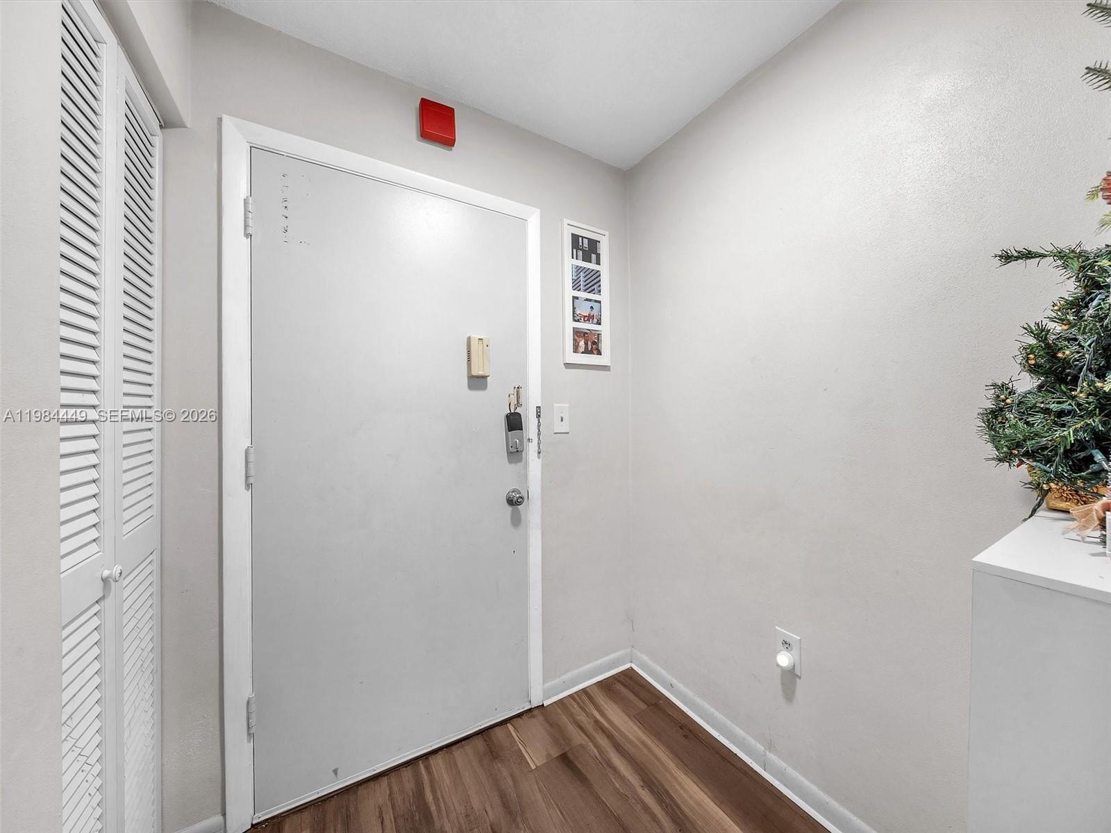 ROLLING GREEN CONDO H - Residential