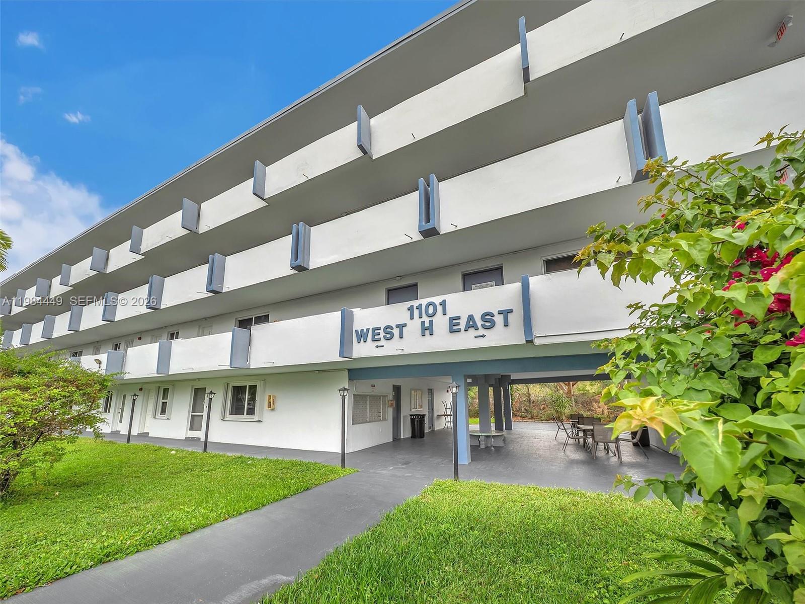 ROLLING GREEN CONDO H - Residential