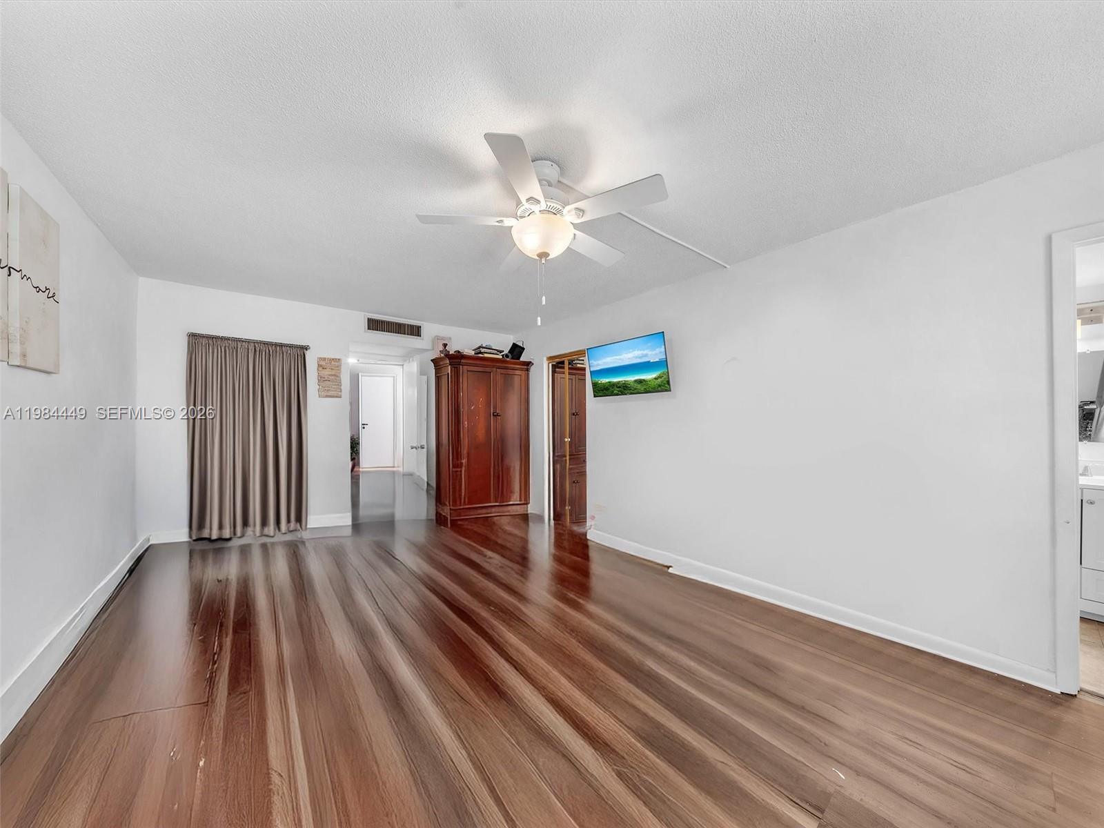 ROLLING GREEN CONDO H - Residential