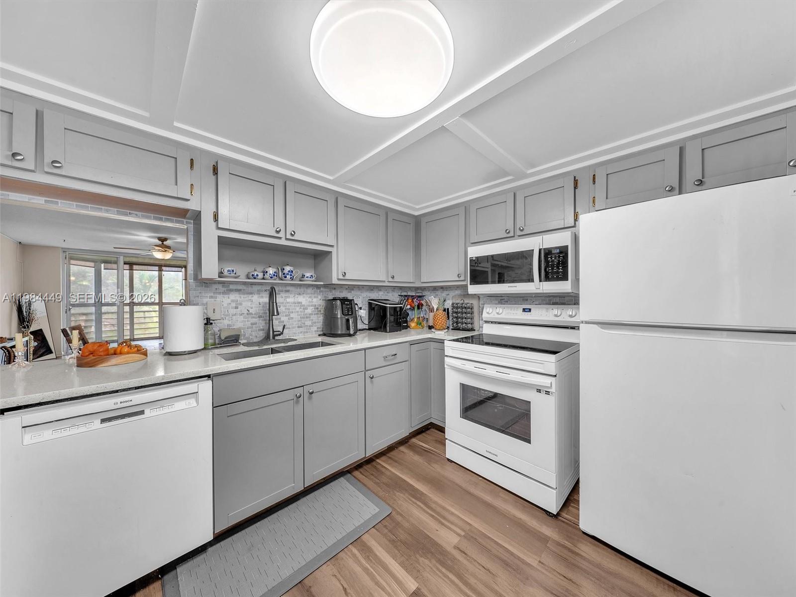 ROLLING GREEN CONDO H - Residential