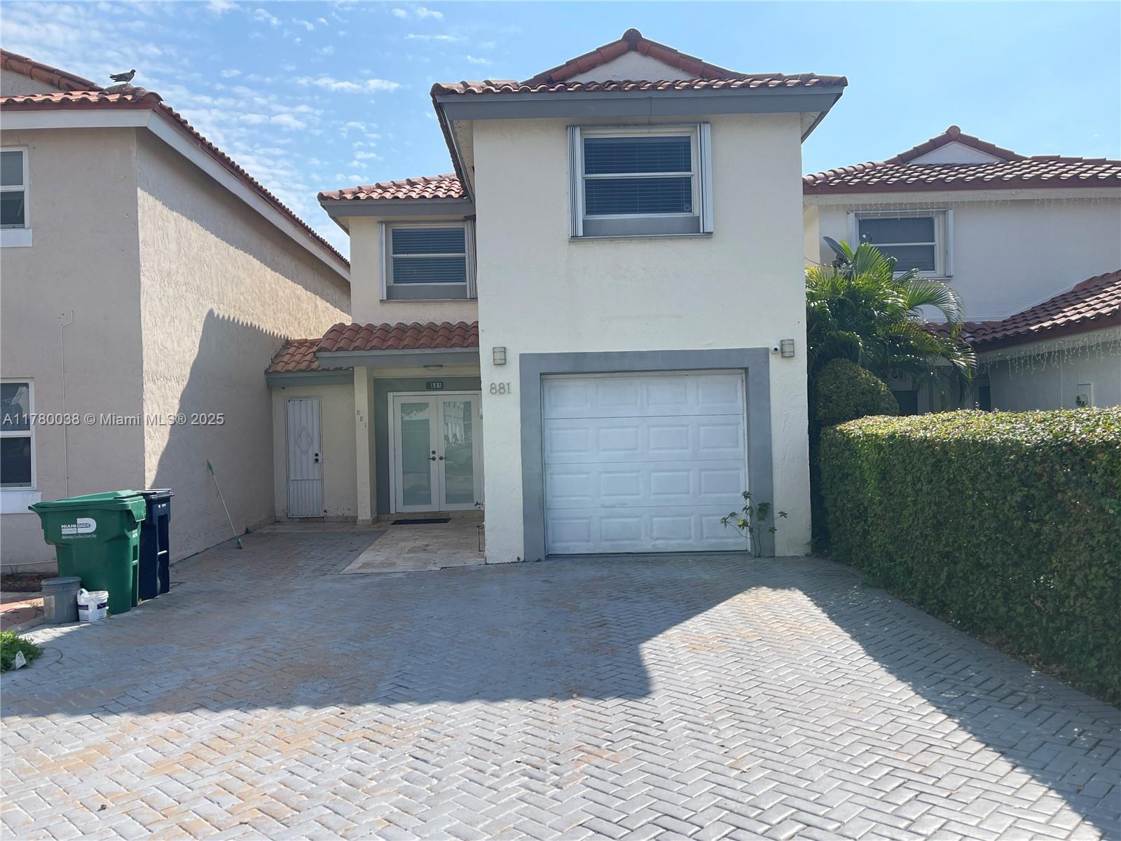 881 Sw 104th Ct 881, Miami, Broward County, Florida - 3 Bedrooms  
3 Bathrooms - 