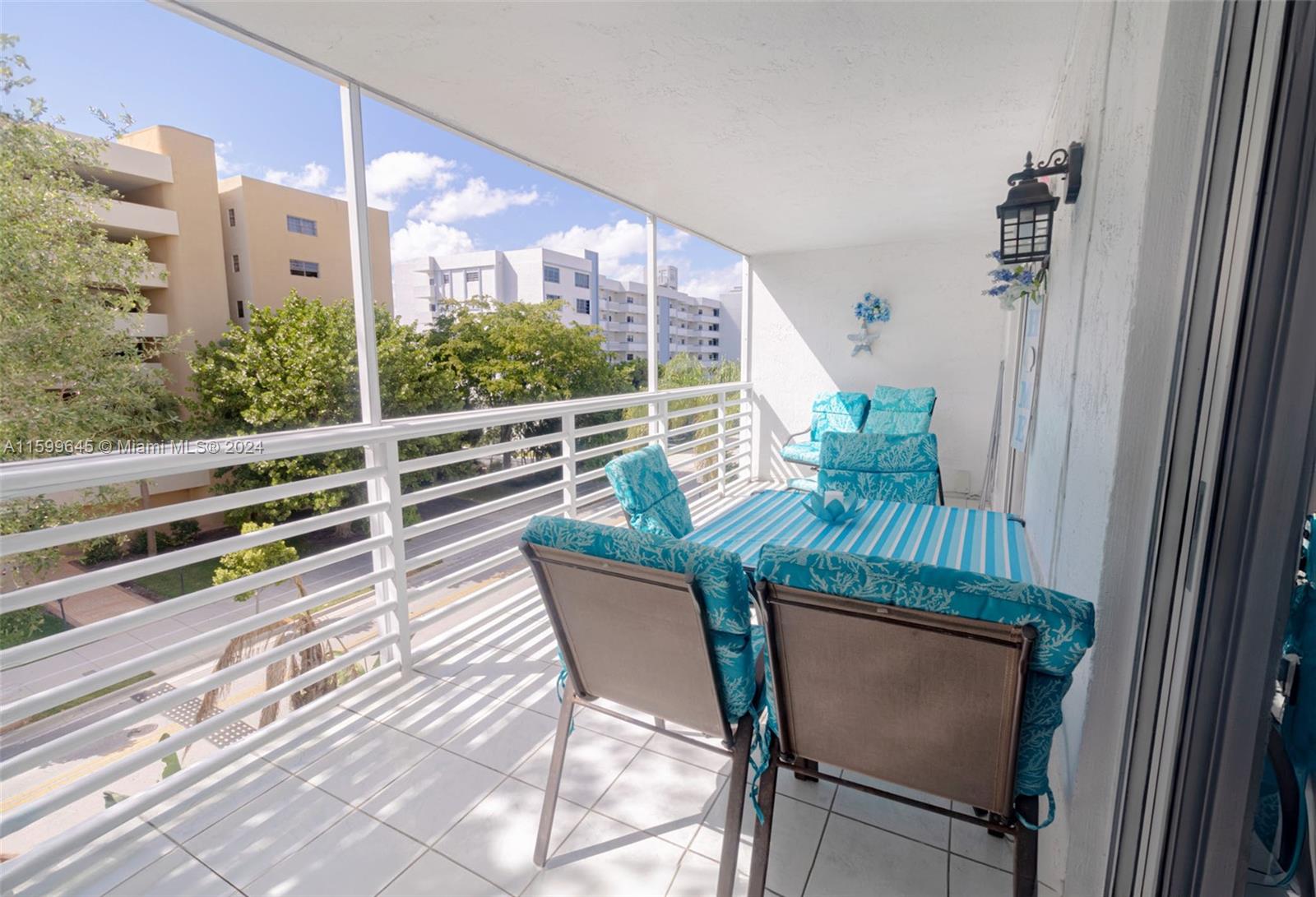 LE FRONTENAC CONDO - Residential Lease
