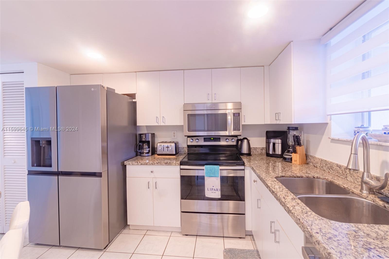 LE FRONTENAC CONDO - Residential Lease