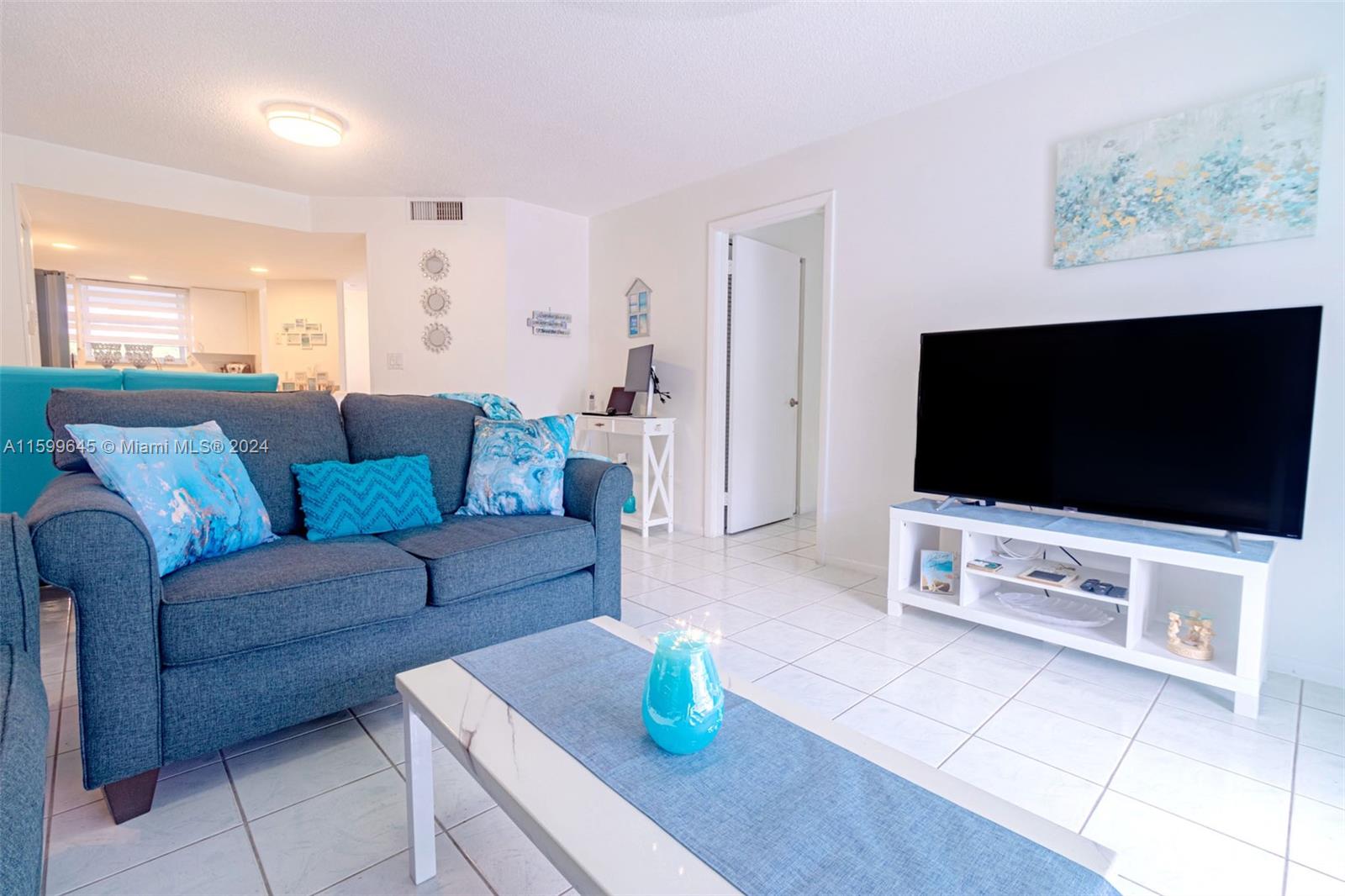 LE FRONTENAC CONDO - Residential Lease