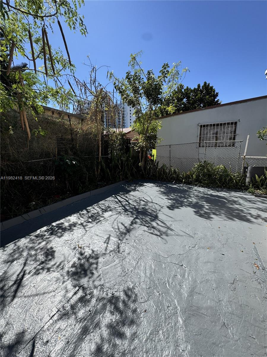 EVANSTON HEIGHTS - Residential Lease