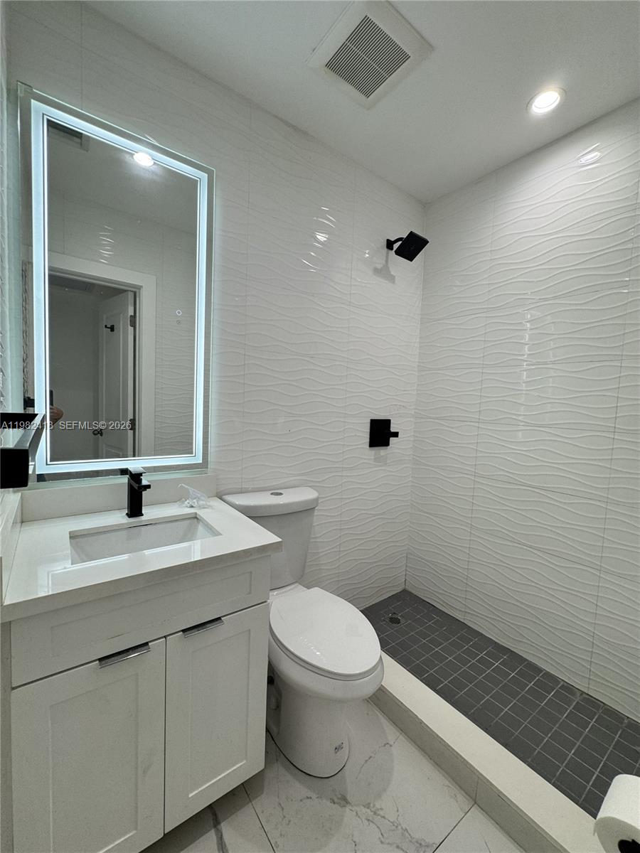 EVANSTON HEIGHTS - Residential Lease