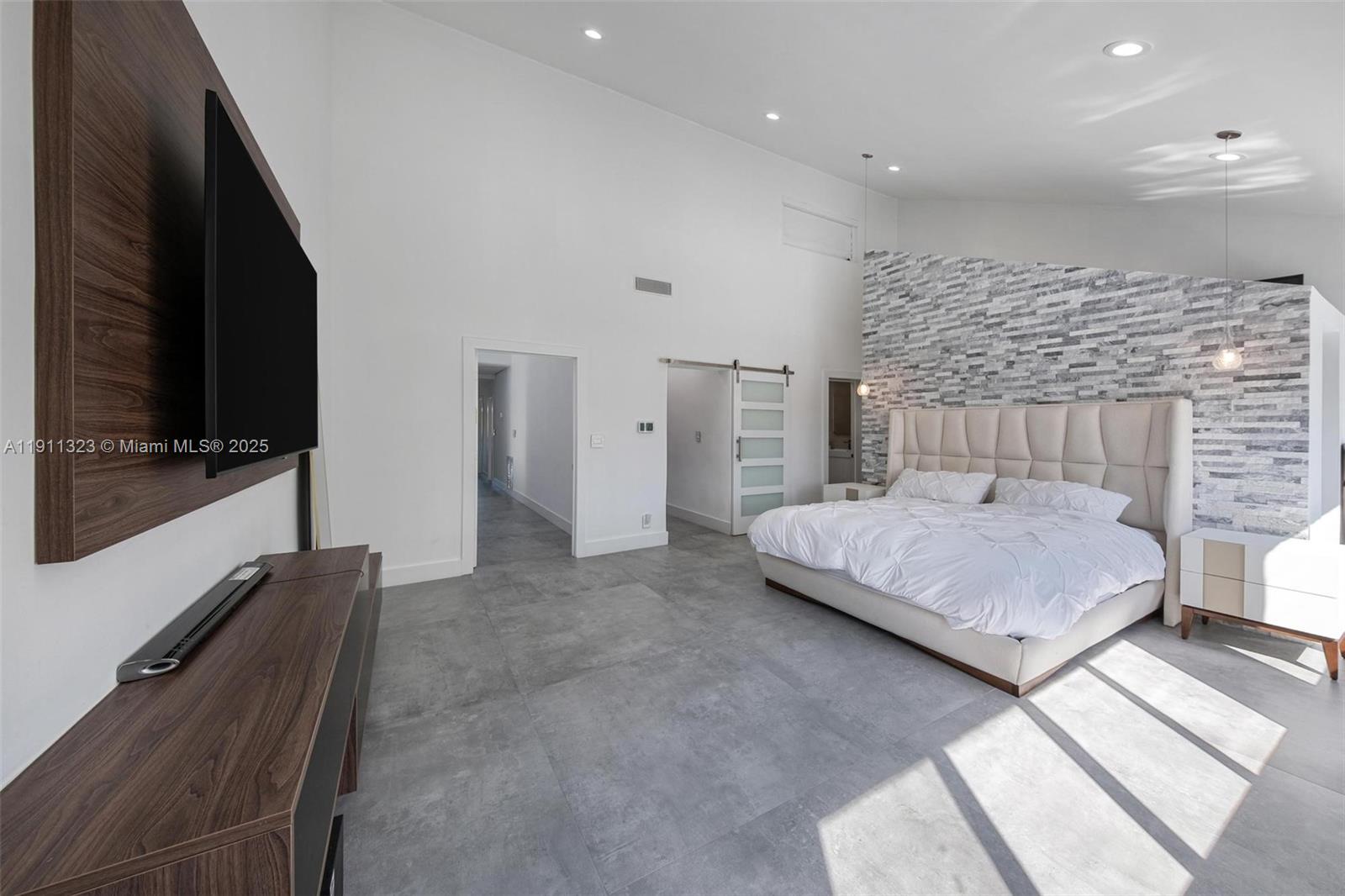 GOLDEN ISLES ESTATES - Residential