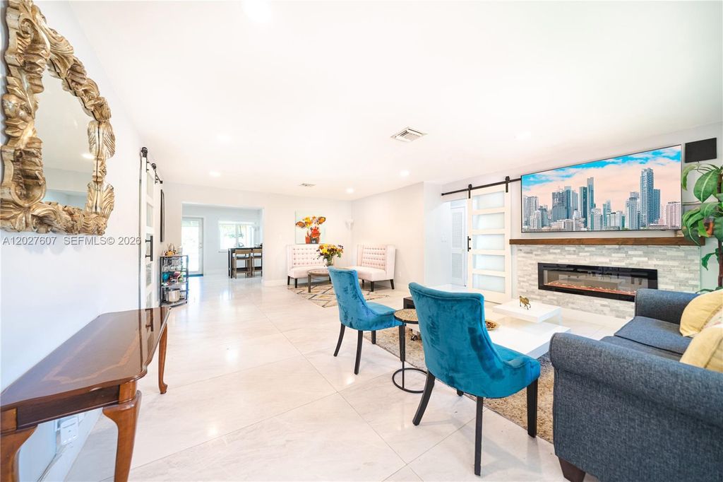 Photo of 1101 NE 5th St, Hallandale Beach, FL 33009 (MLS # A12027607)