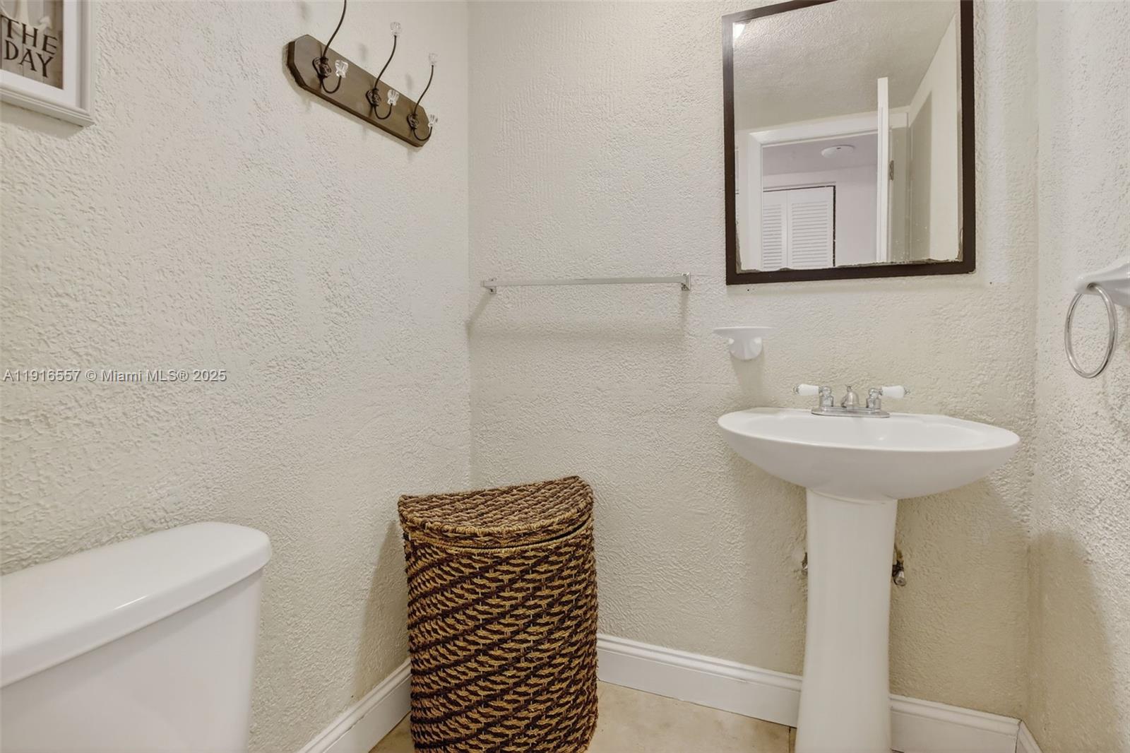 COMMODORE PLAZA CONDO - Residential Lease