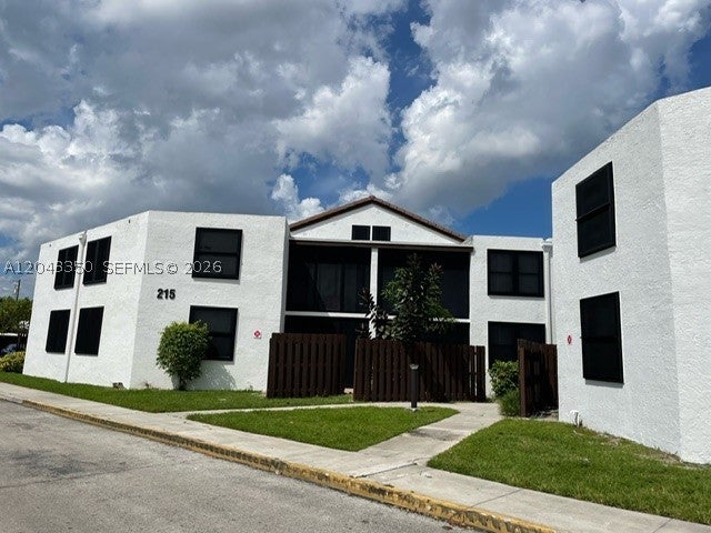 Photo of 215 Lake Pointe Dr #109, Oakland Park, FL 33309 (MLS # A12043350)
