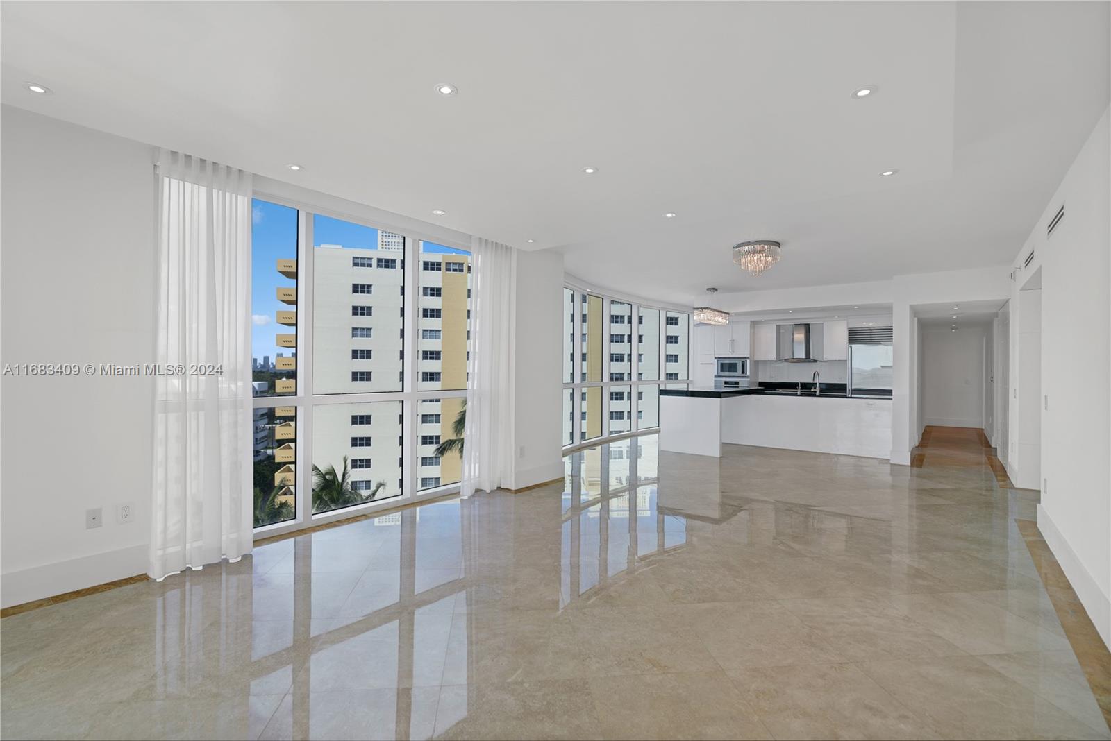 3801 Collins Ave 901