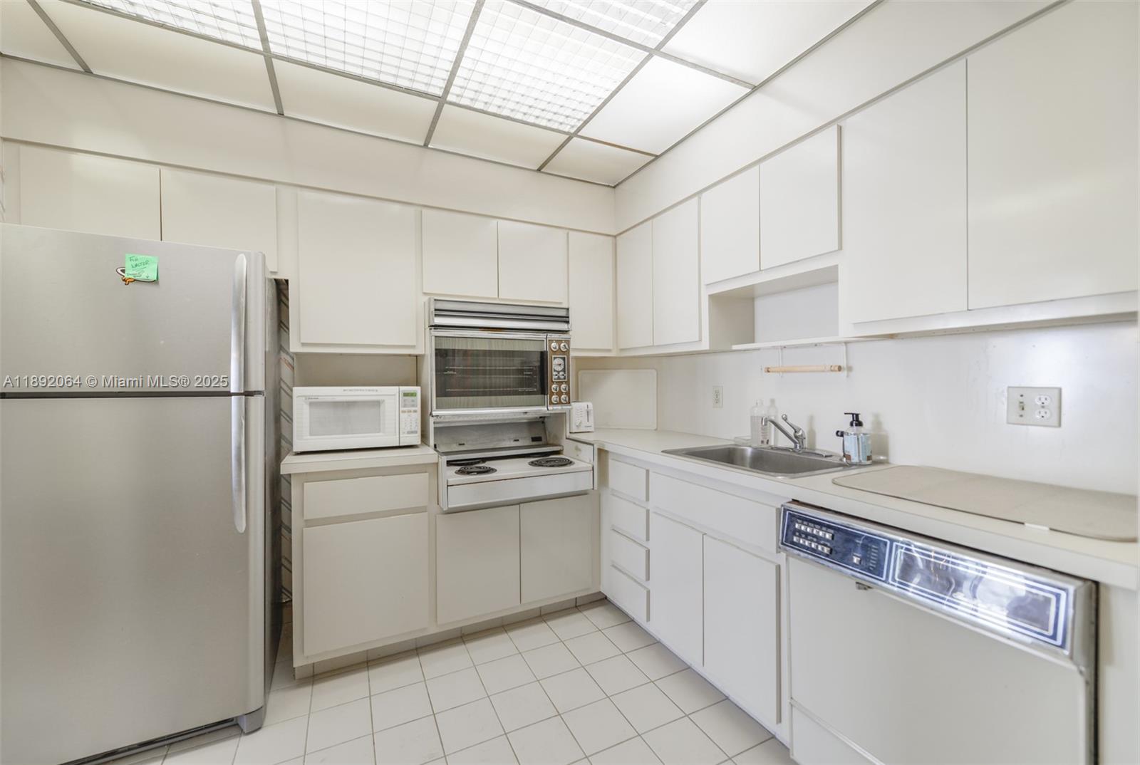 HEMISPHERES CONDO - Residential