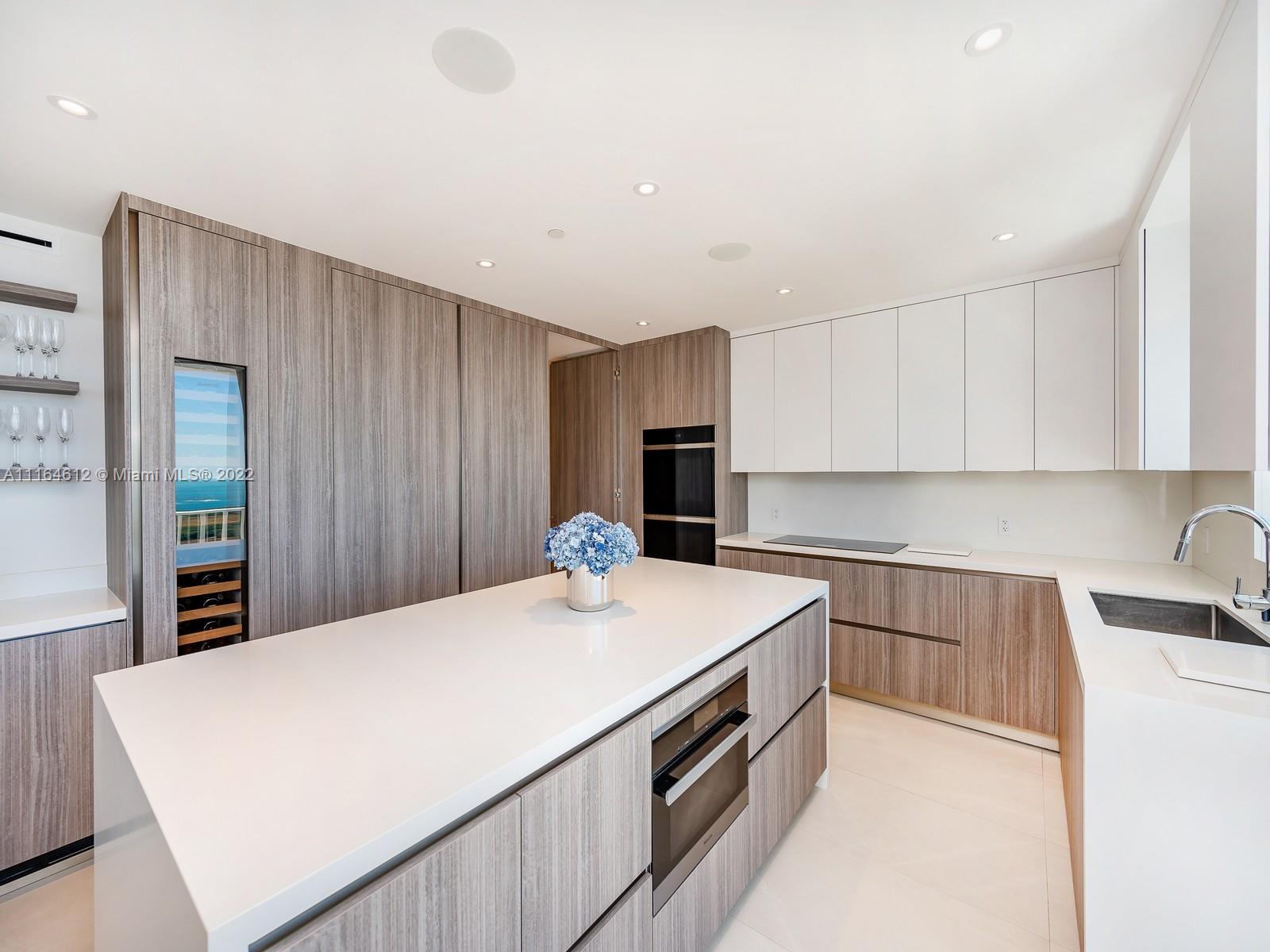 CLUB TOWER ONE CONDO - Residential