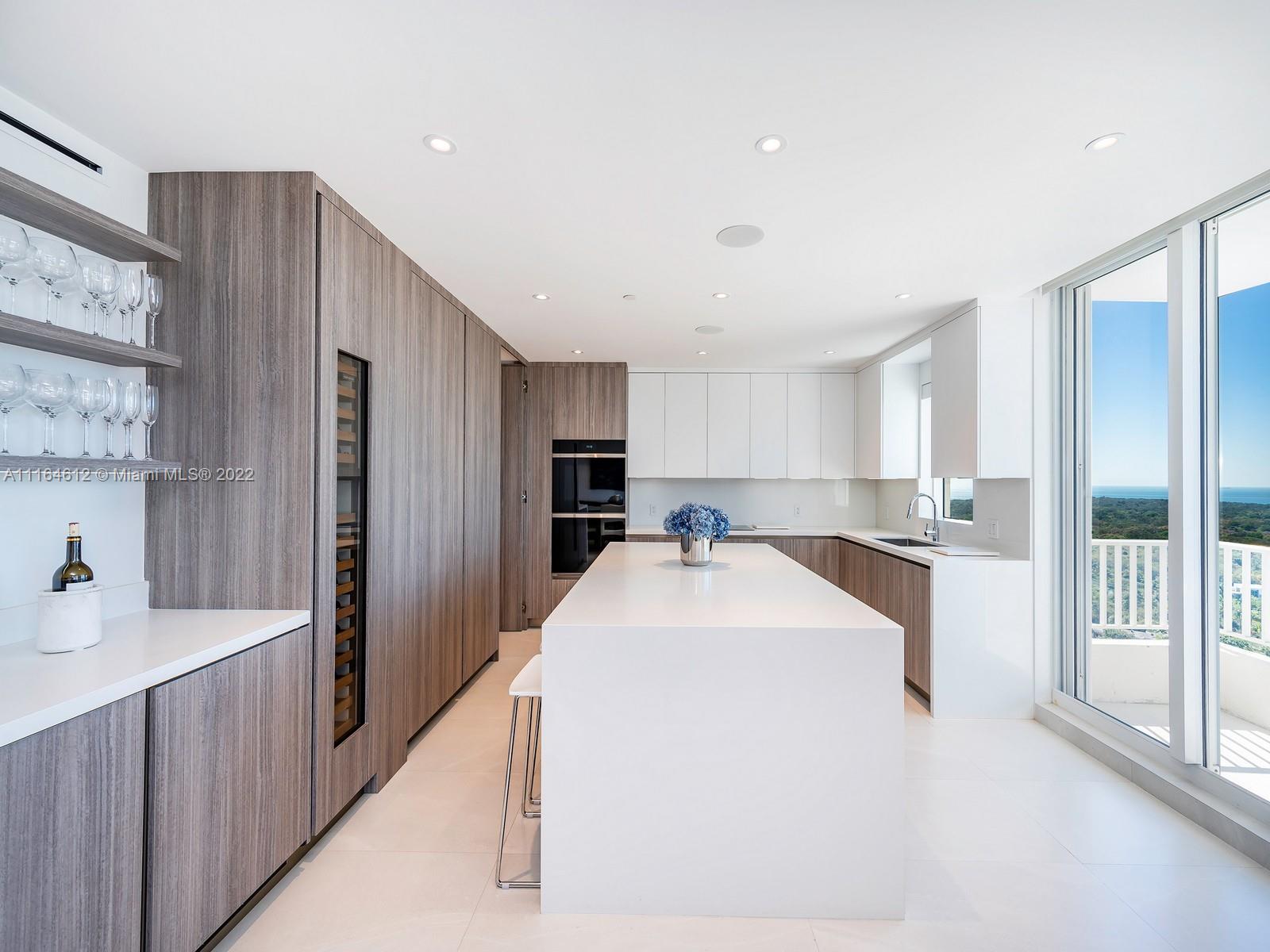 CLUB TOWER ONE CONDO - Residential