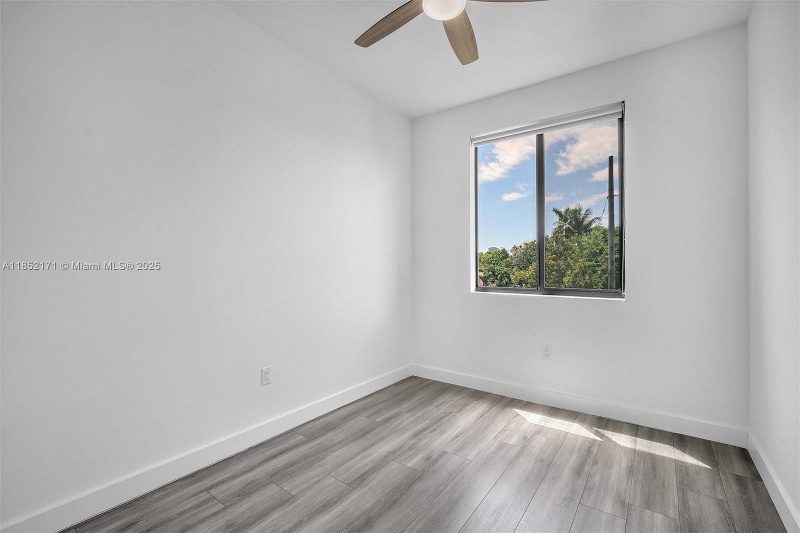 OCEAN PARK - Residential Lease