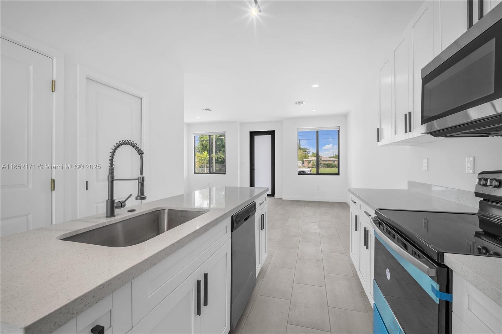 309 NW 7th Ct 2