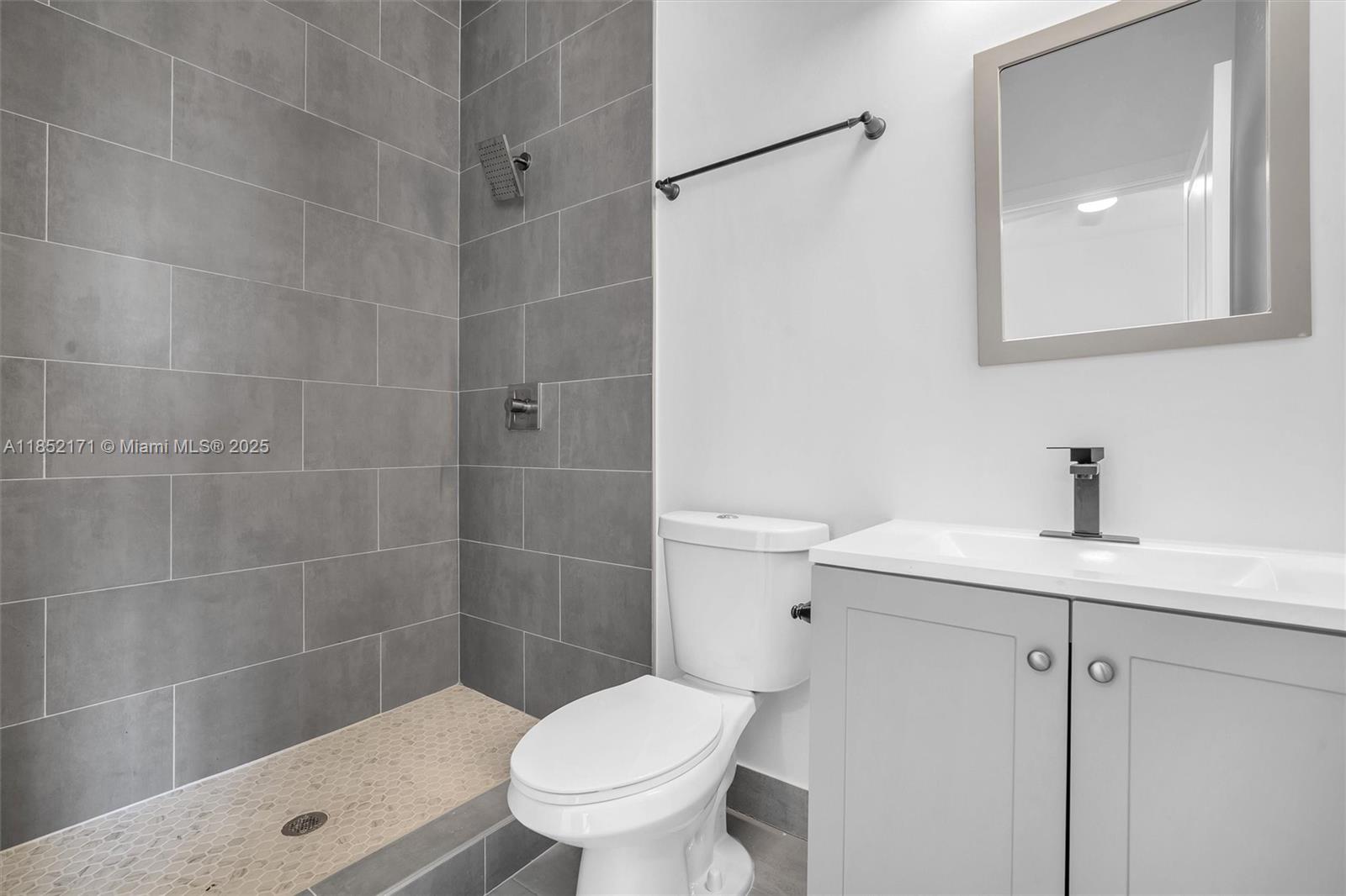 OCEAN PARK - Residential Lease