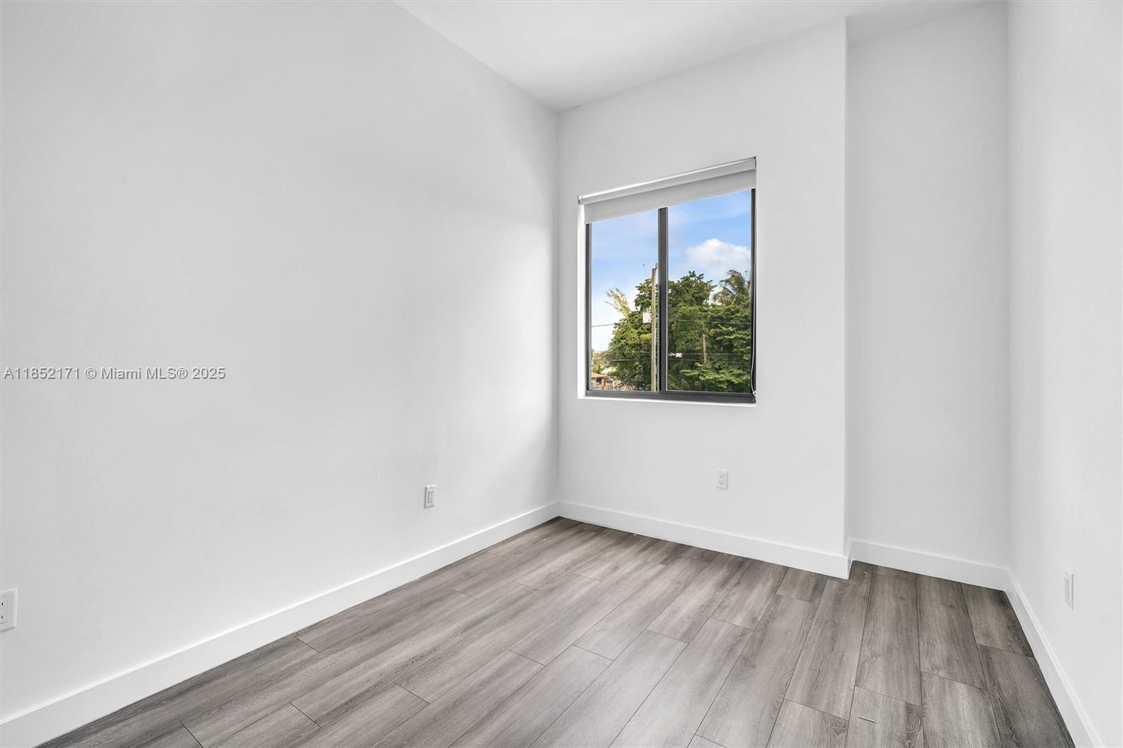 OCEAN PARK - Residential Lease