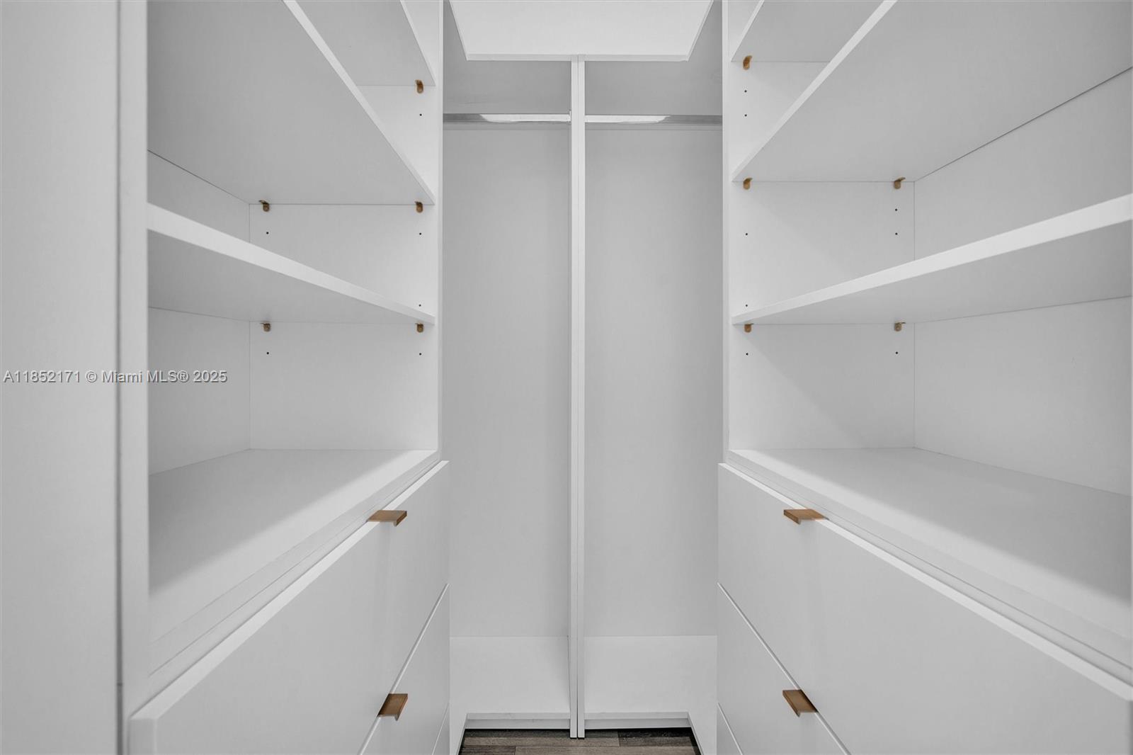 OCEAN PARK - Residential Lease