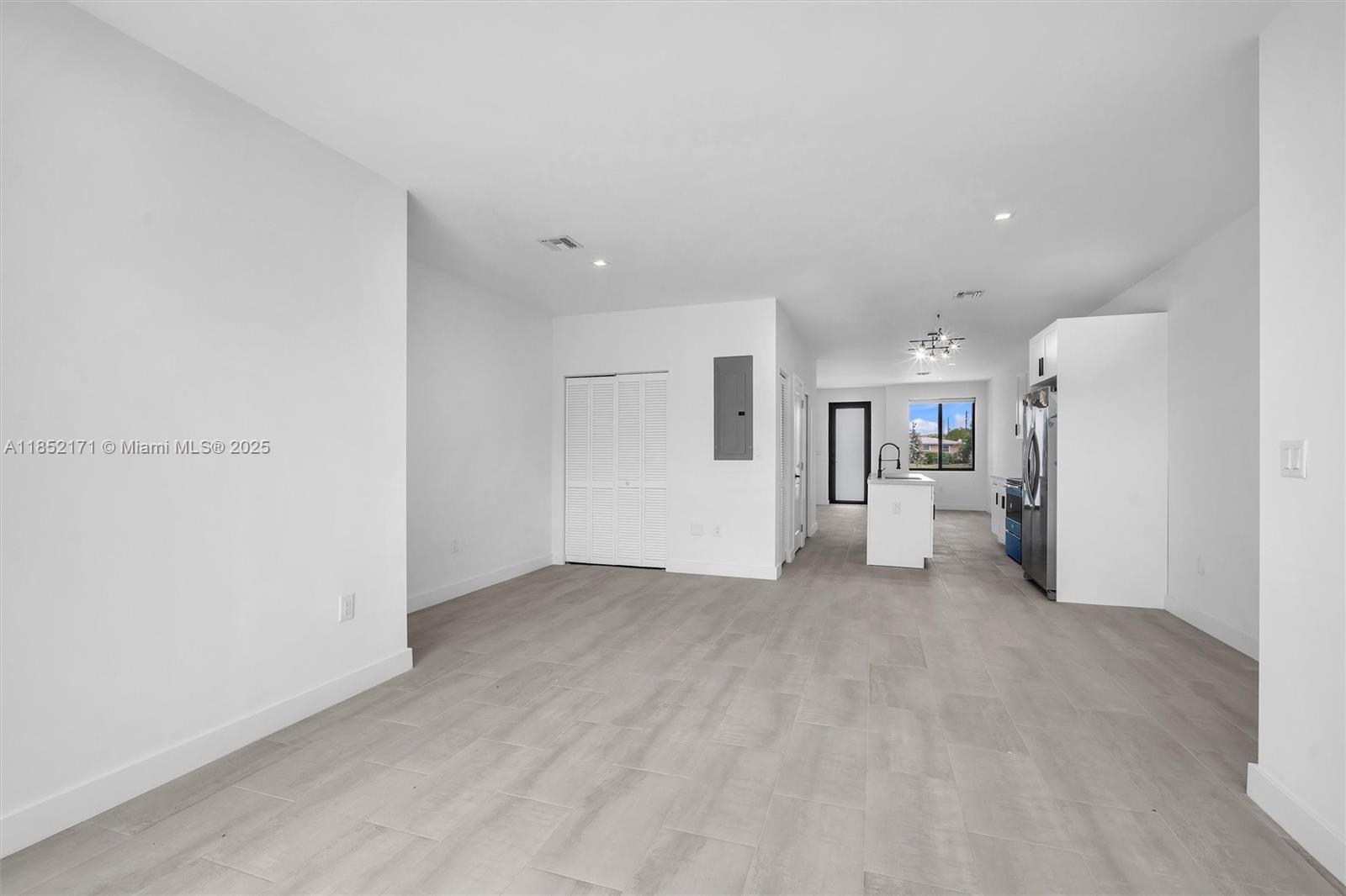 OCEAN PARK - Residential Lease