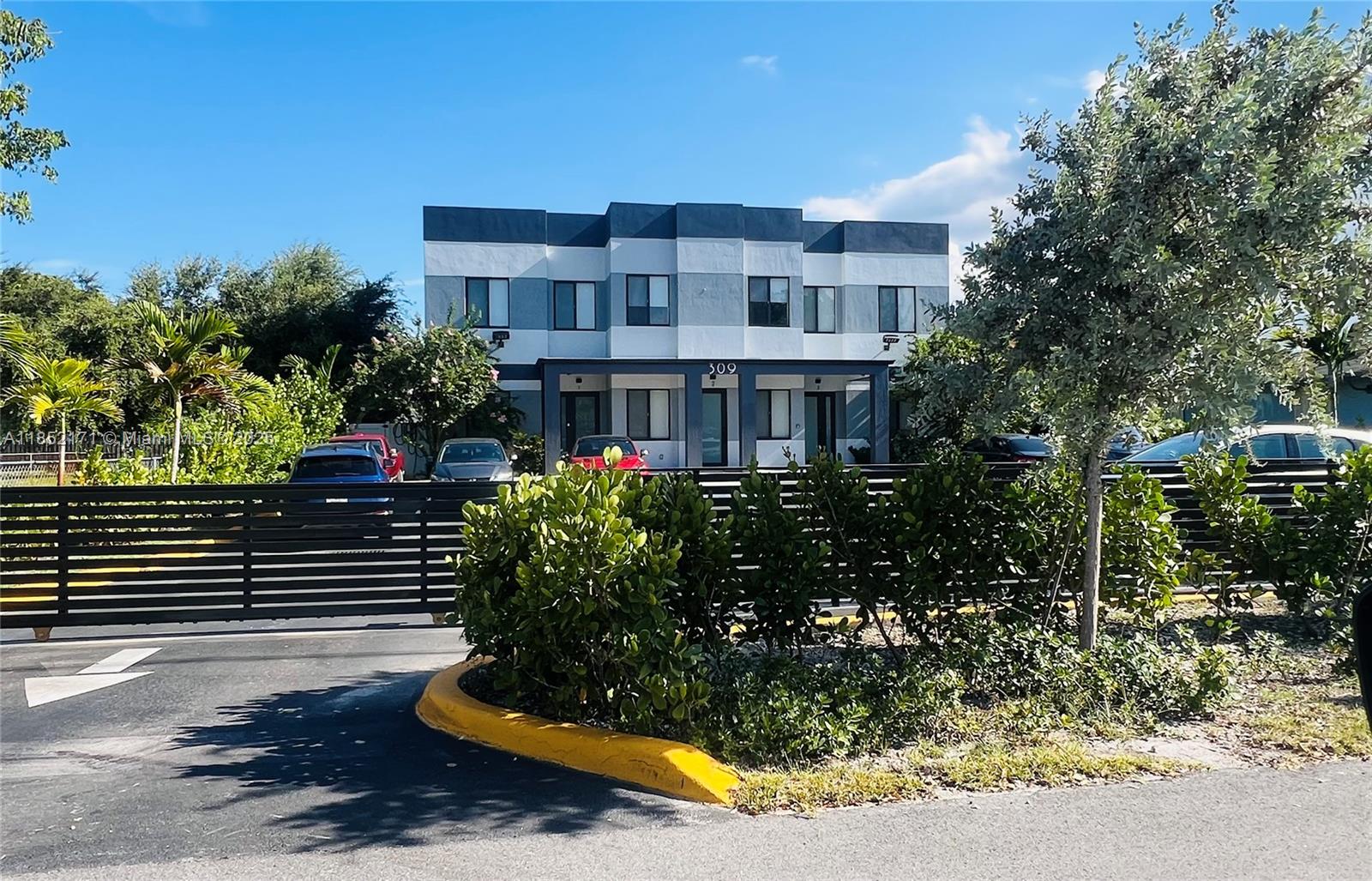 OCEAN PARK - Residential Lease